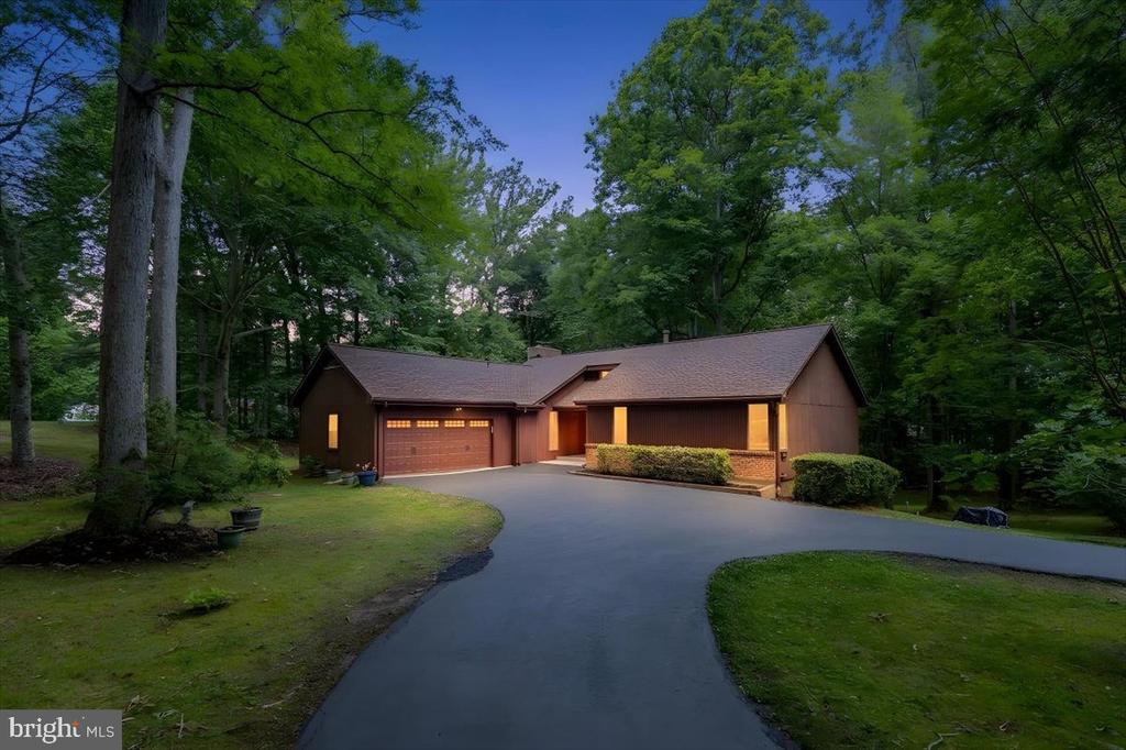 12212 WOODLARK COURT