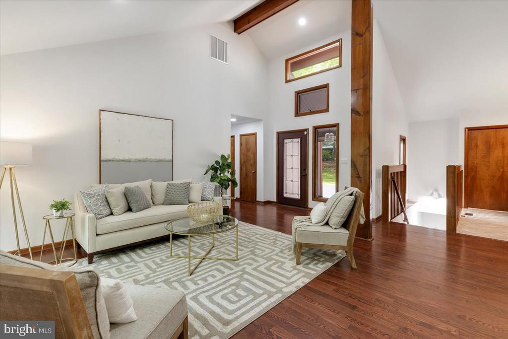 12212 WOODLARK COURT