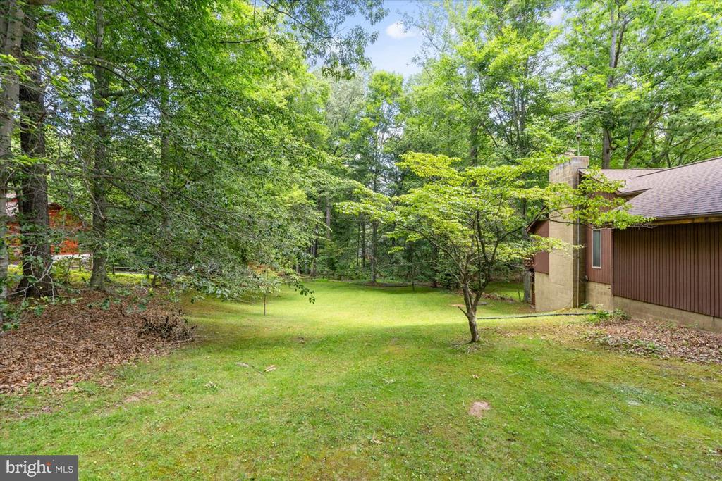 12212 WOODLARK COURT