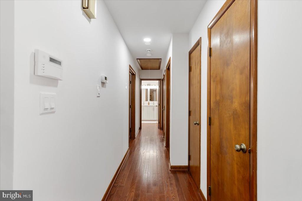 12212 WOODLARK COURT