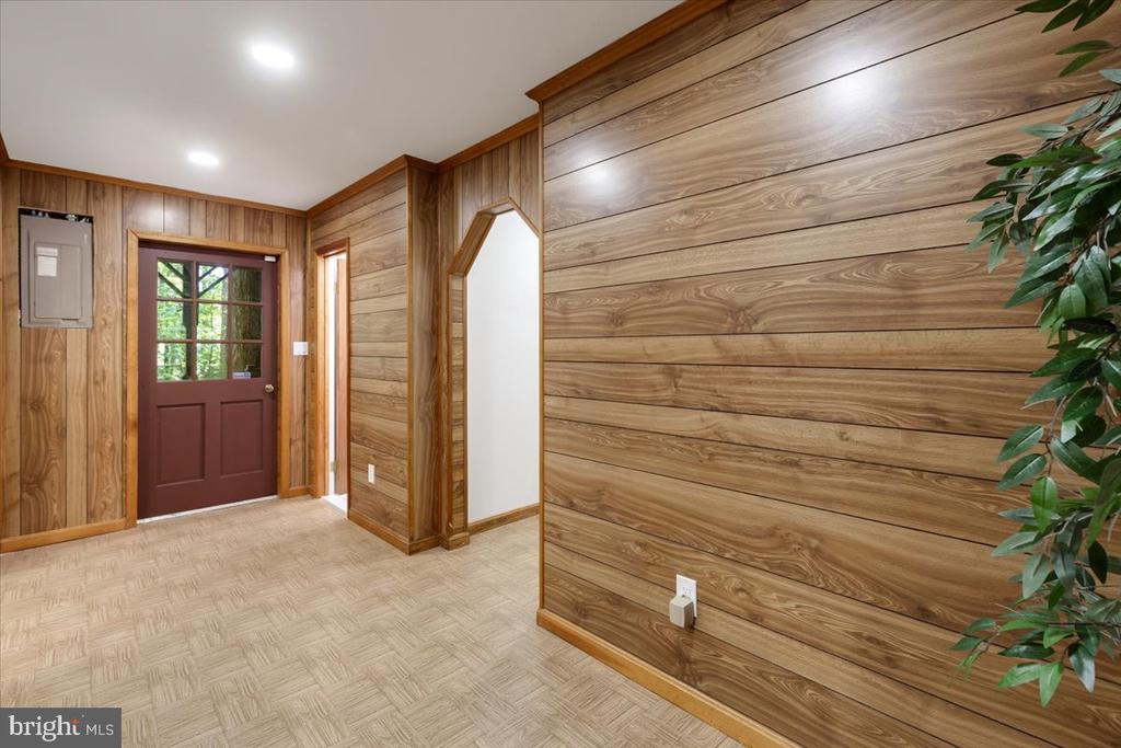 12212 WOODLARK COURT