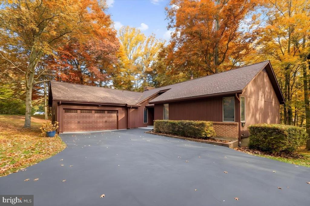 12212 WOODLARK COURT