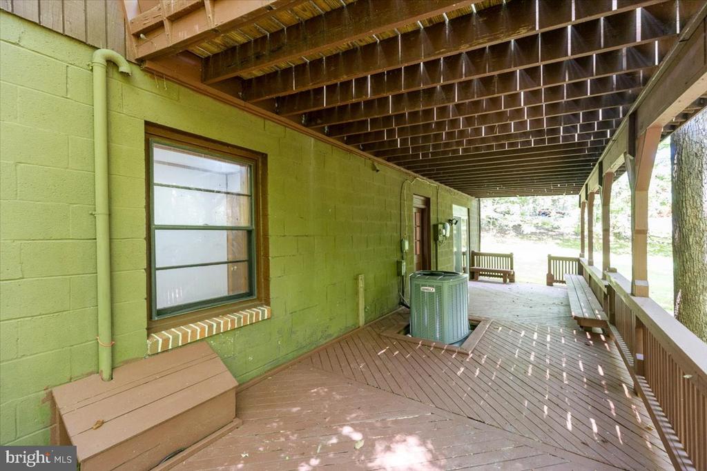 12212 WOODLARK COURT