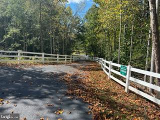 5301 Wyndemere CIRCLE