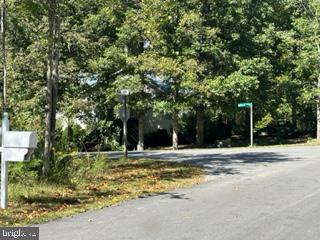 5301 Wyndemere CIRCLE