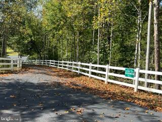 5301 Wyndemere CIRCLE