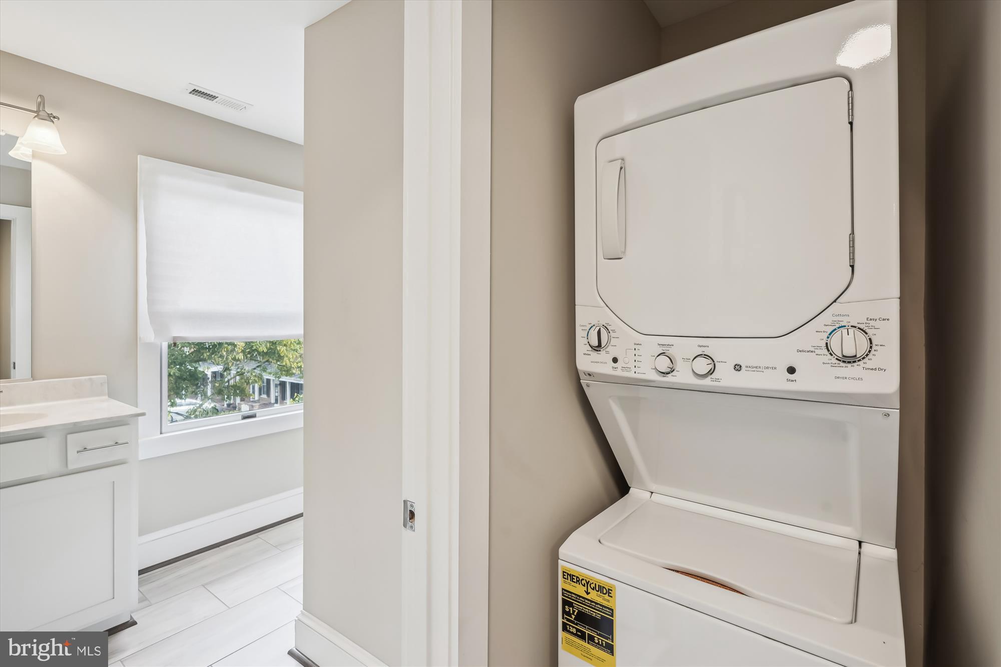 135 KENT STREET S Unit: 202