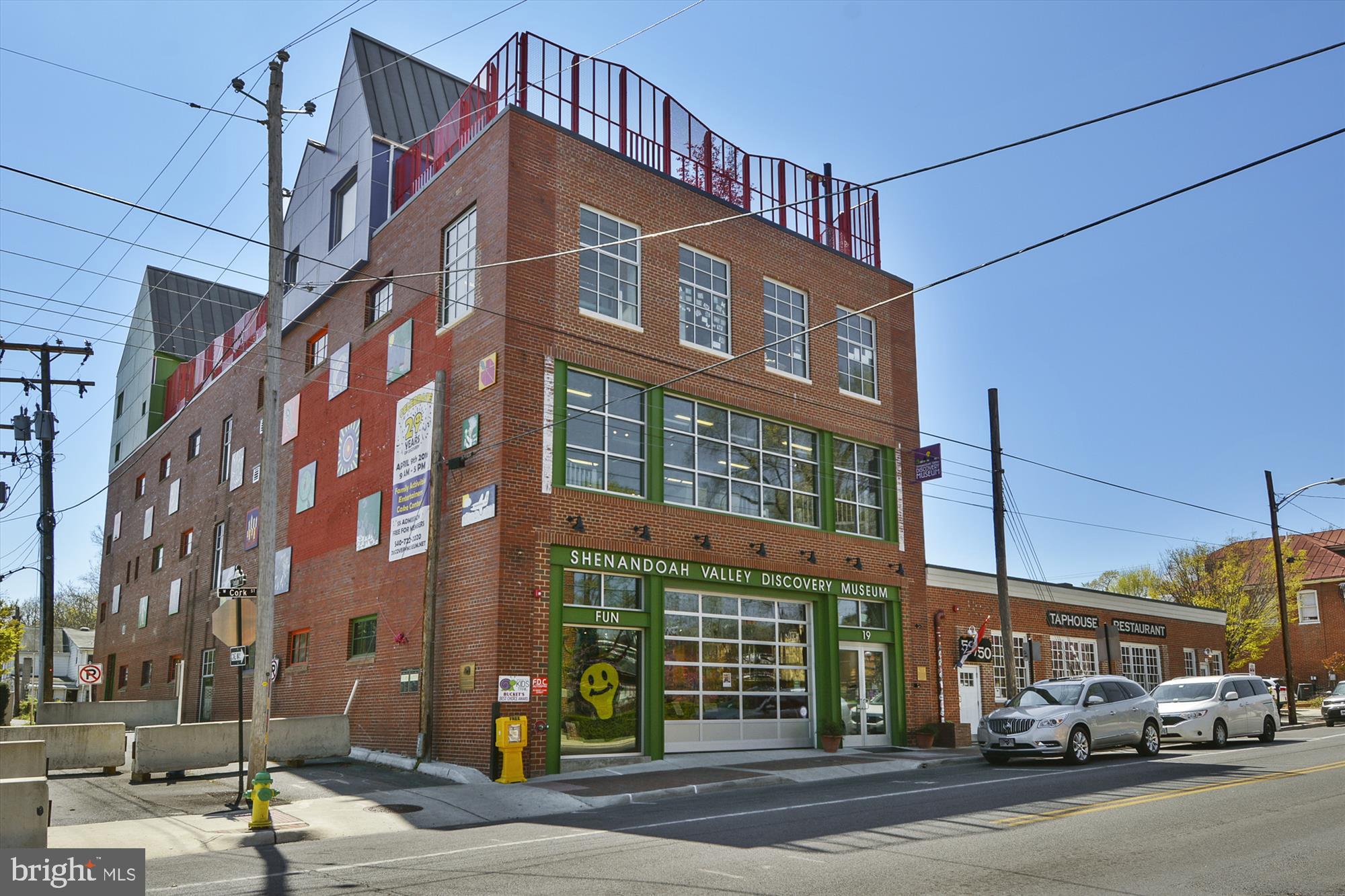 135 KENT STREET S Unit: 202