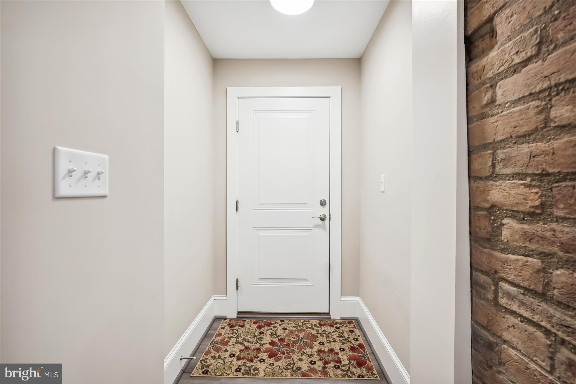 135 KENT STREET S Unit: 202