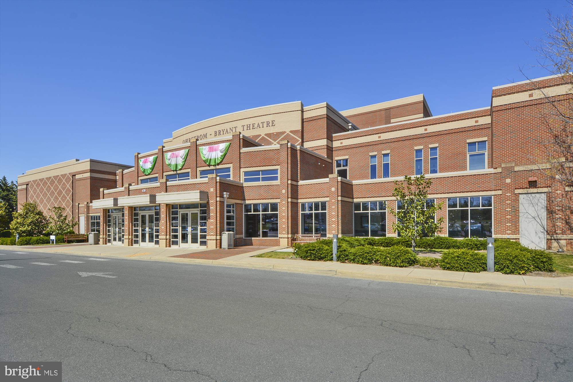 135 KENT STREET S Unit: 202