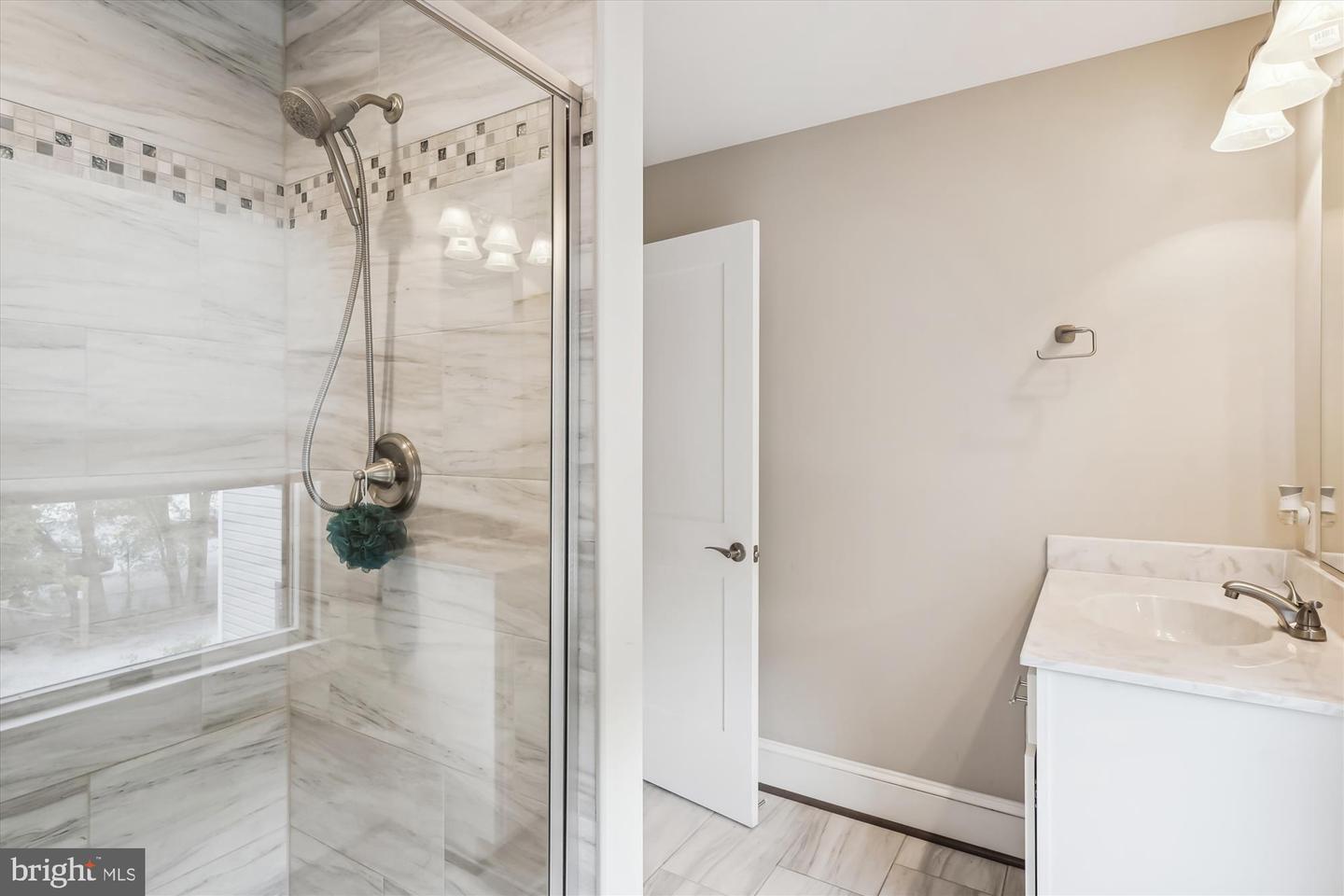 135 KENT STREET S Unit: 202