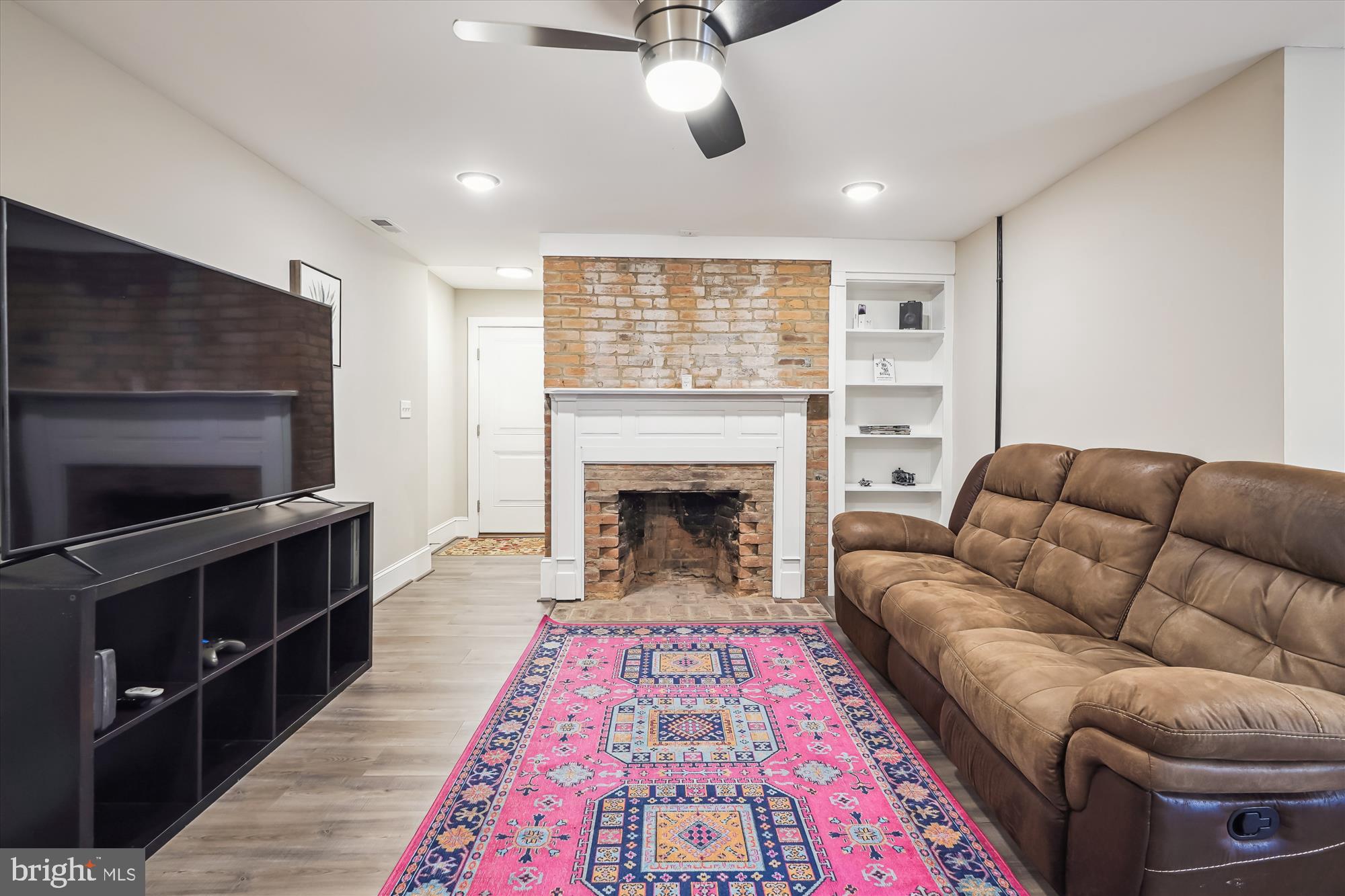 135 KENT STREET S Unit: 202