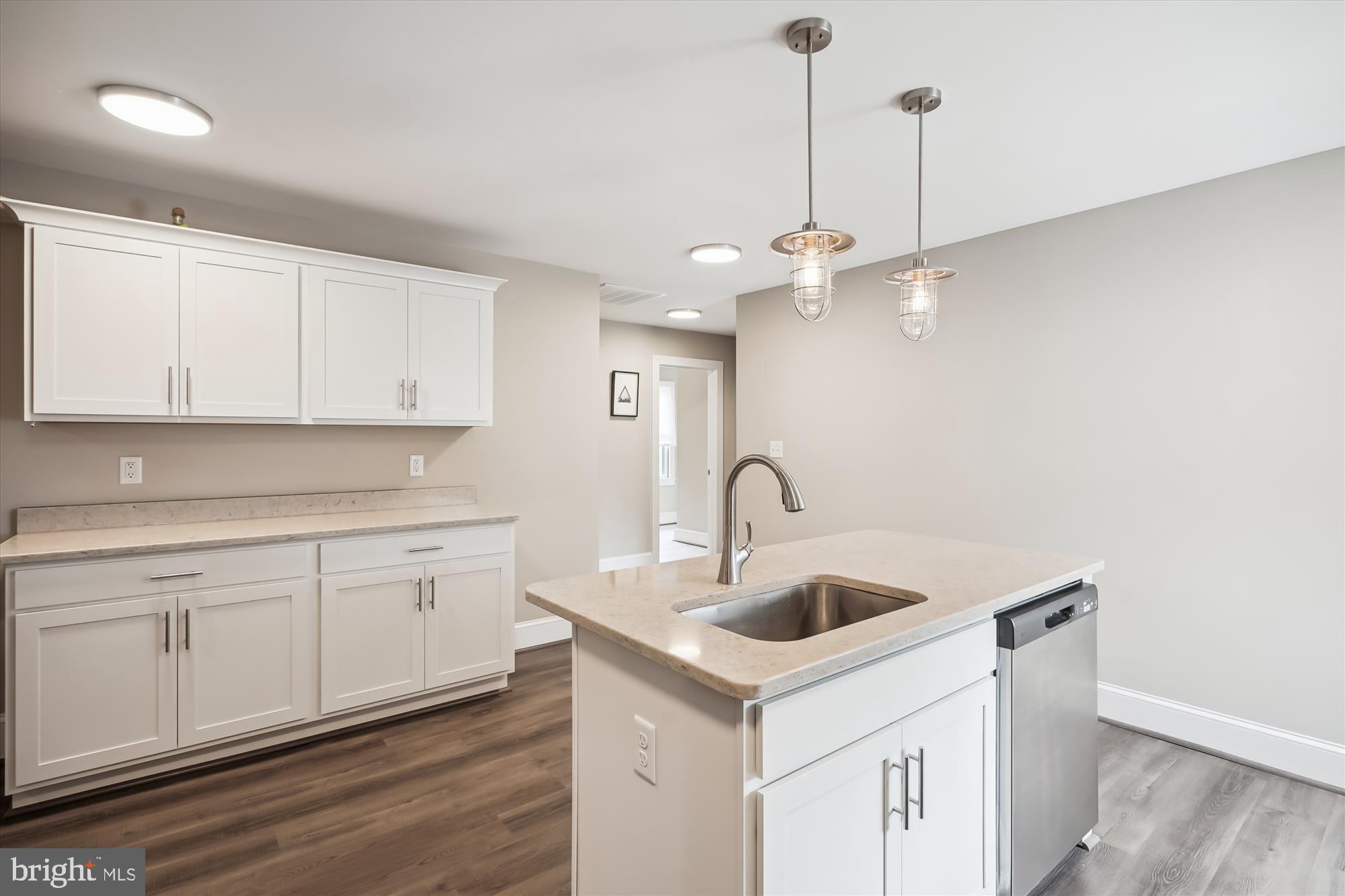 135 KENT STREET S Unit: 202