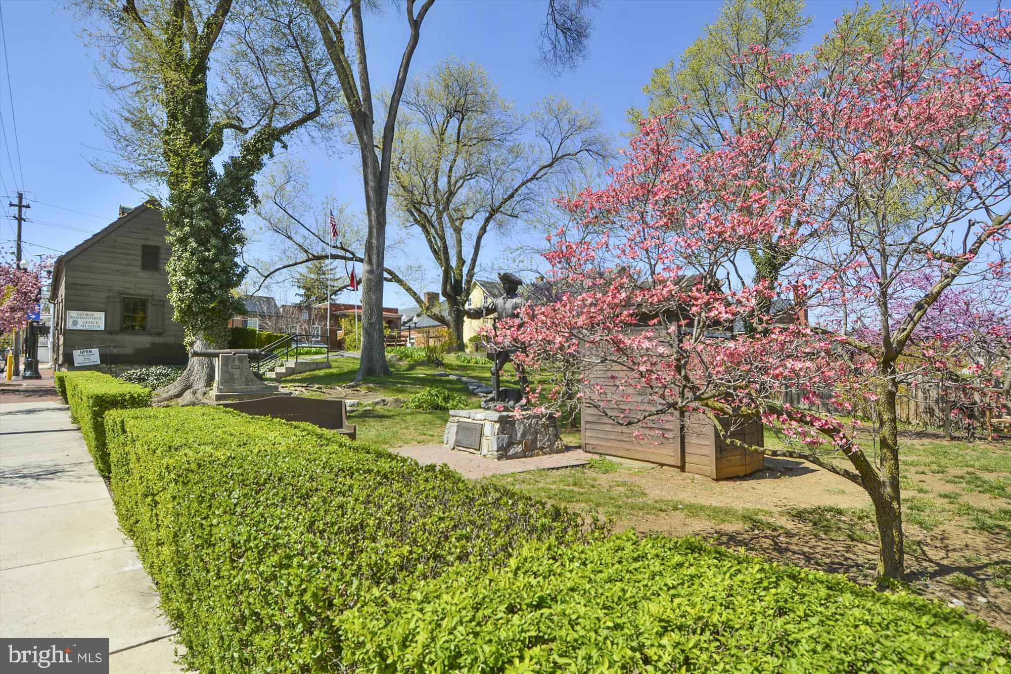 135 KENT STREET S Unit: 202