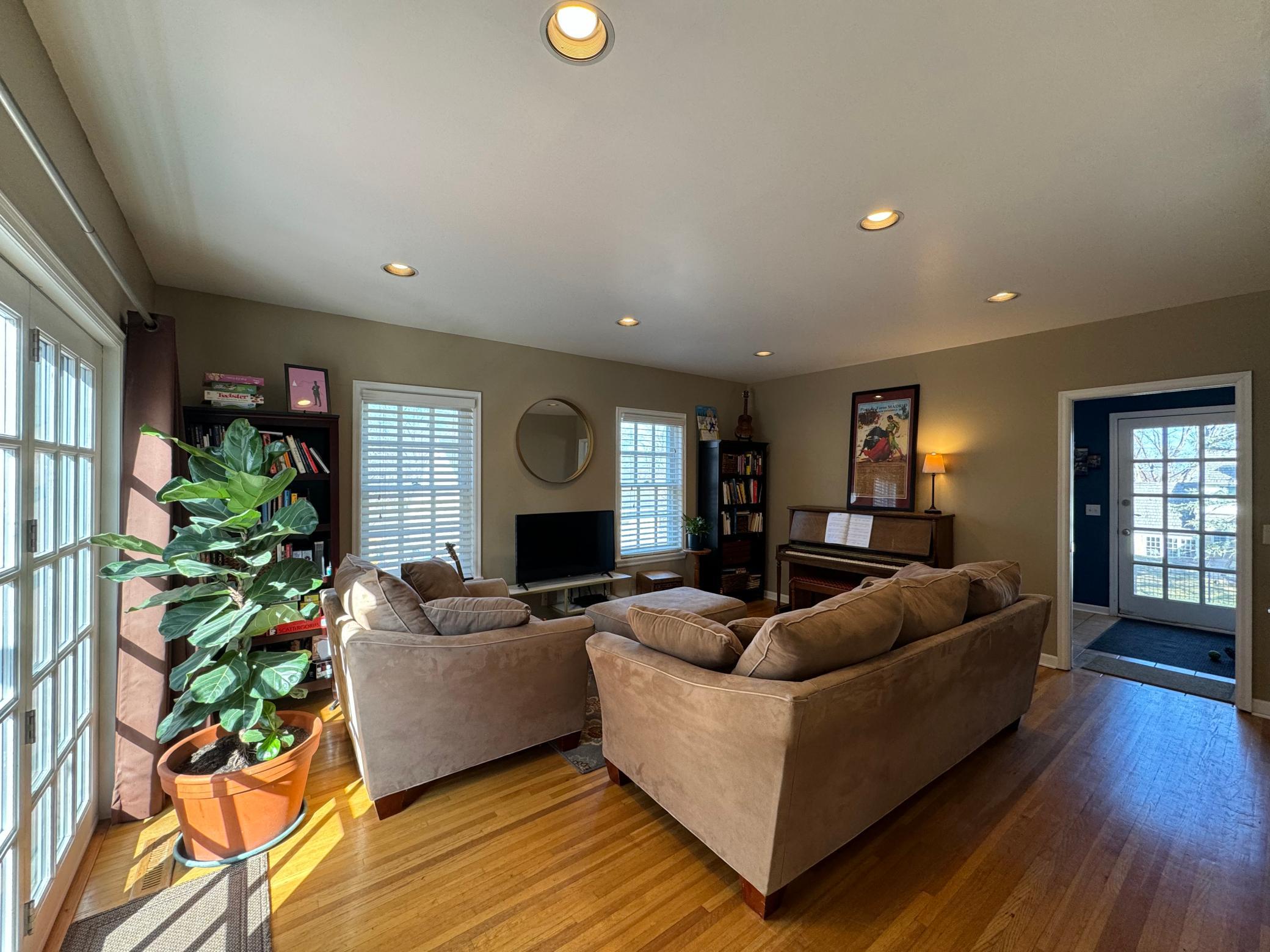 206 Sunset Boulevard
