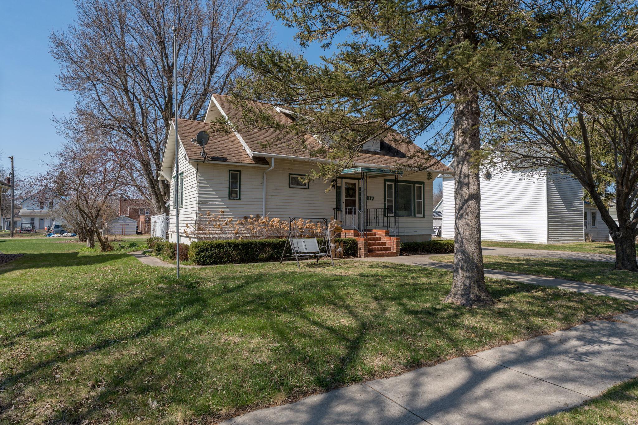 217 3rd Street E