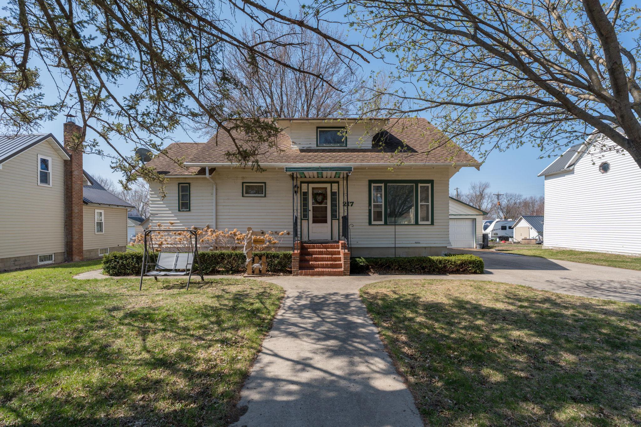 217 3rd Street E