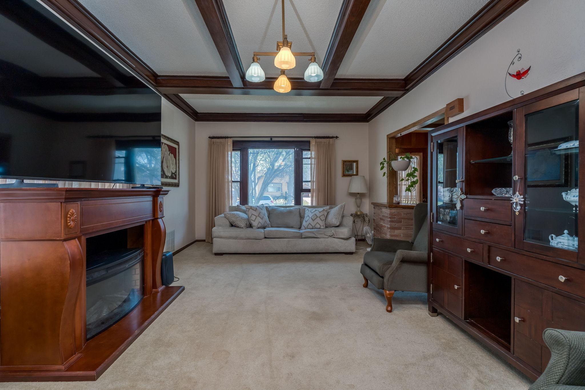 217 3rd Street E