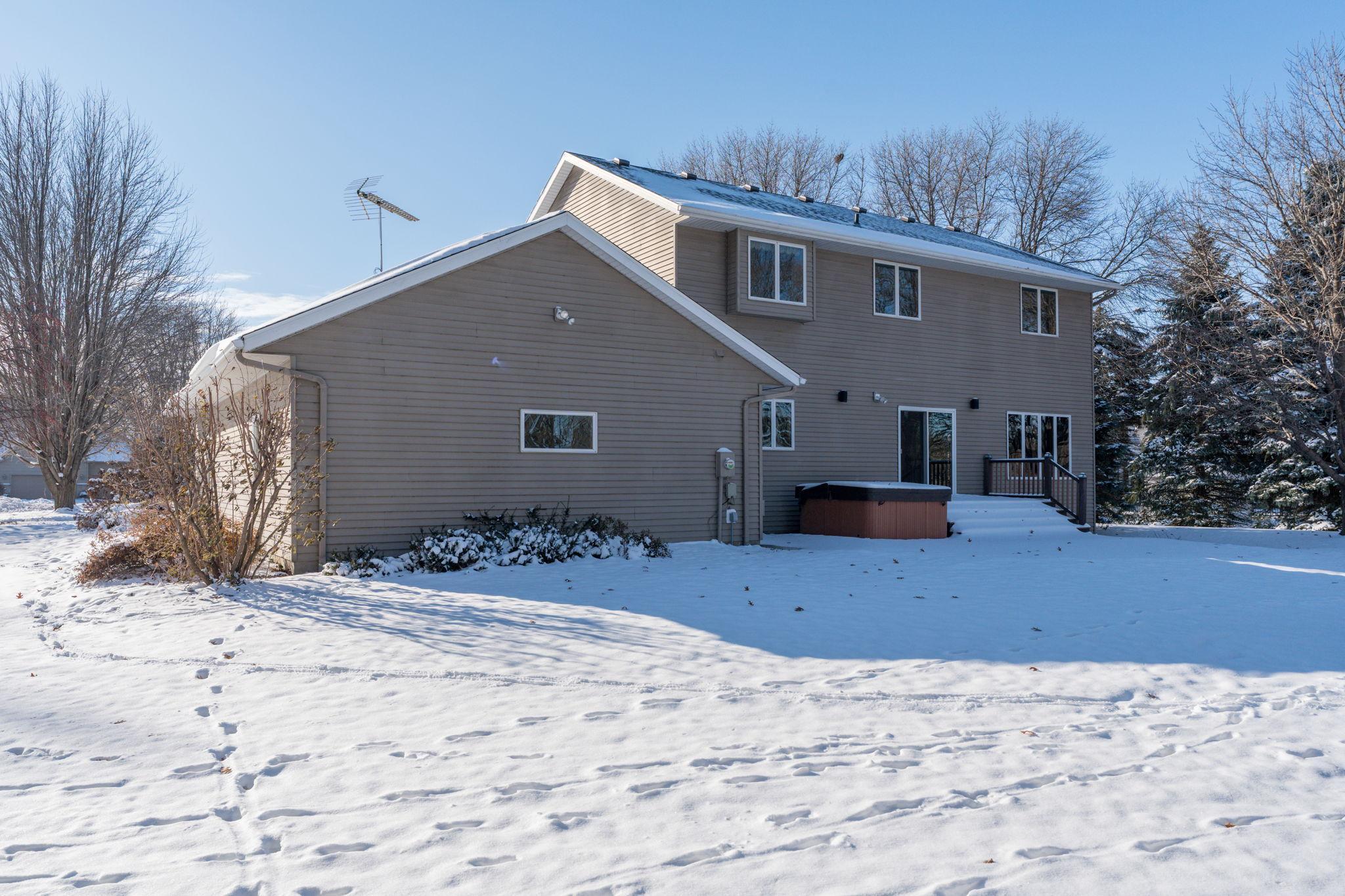 38124 Honeysuckle Lane