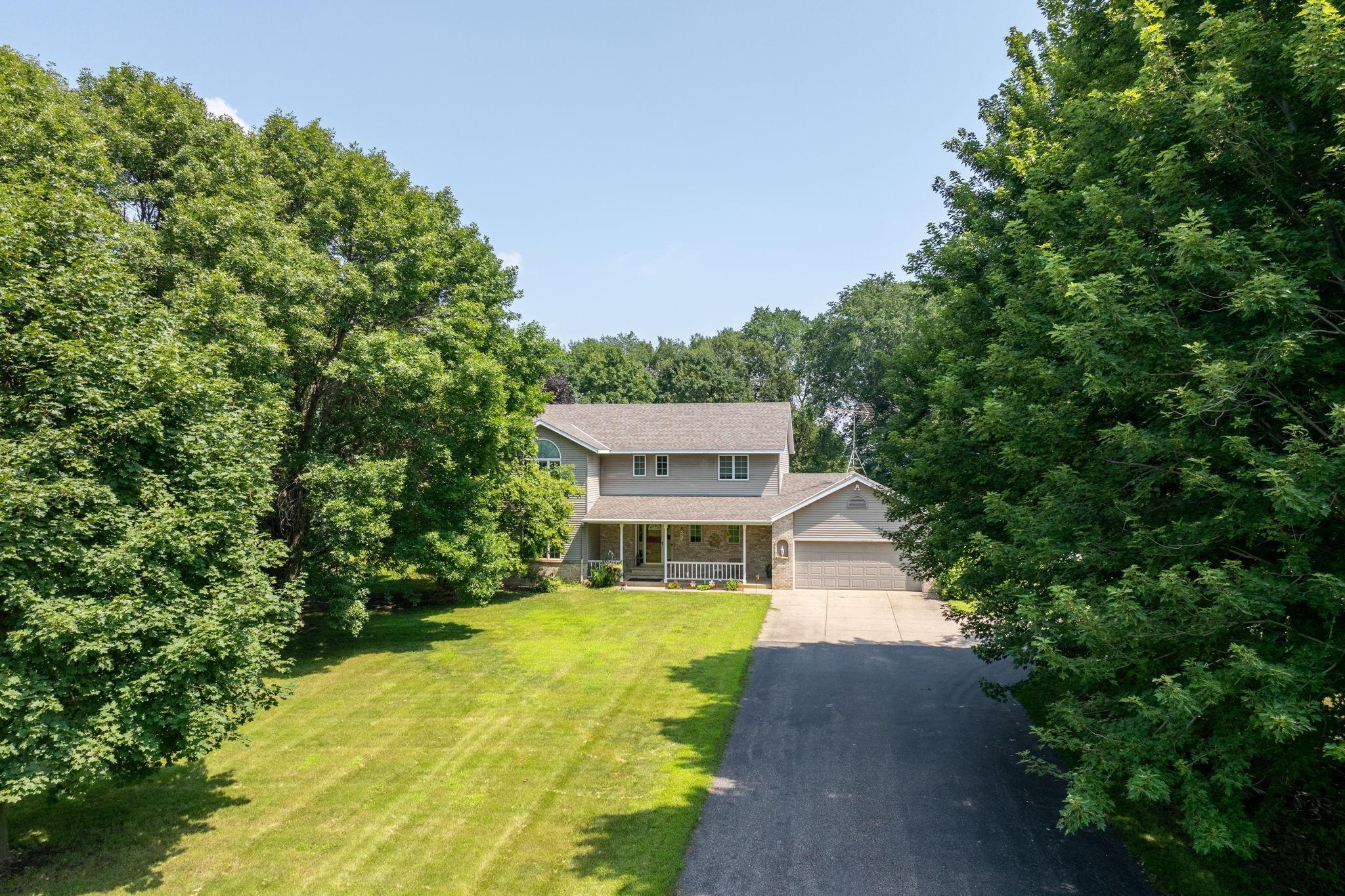 38124 Honeysuckle Lane