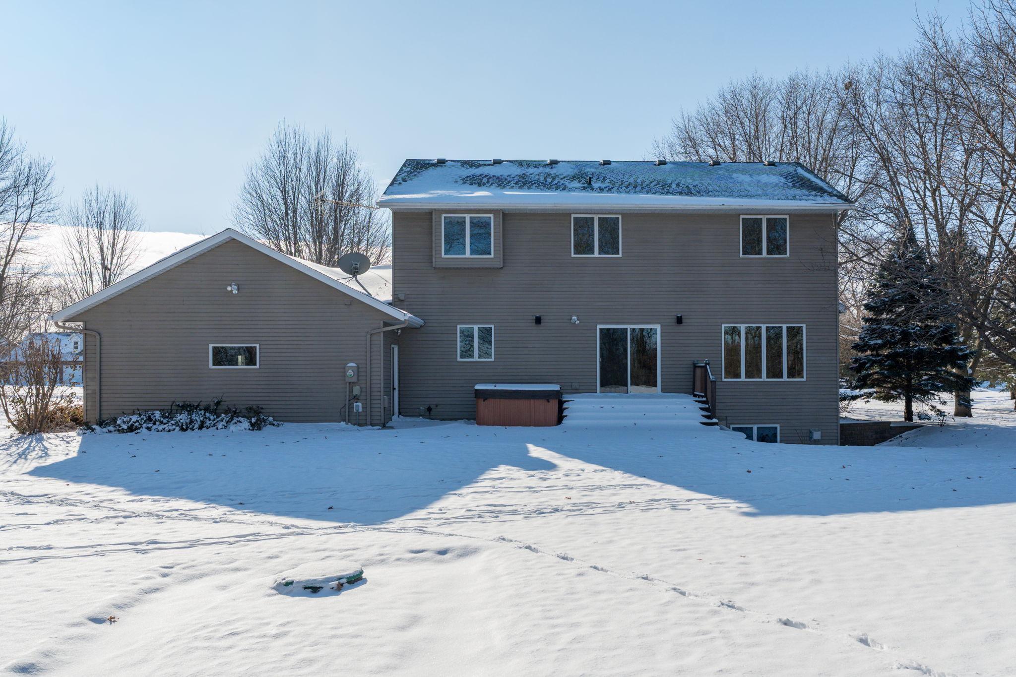 38124 Honeysuckle Lane