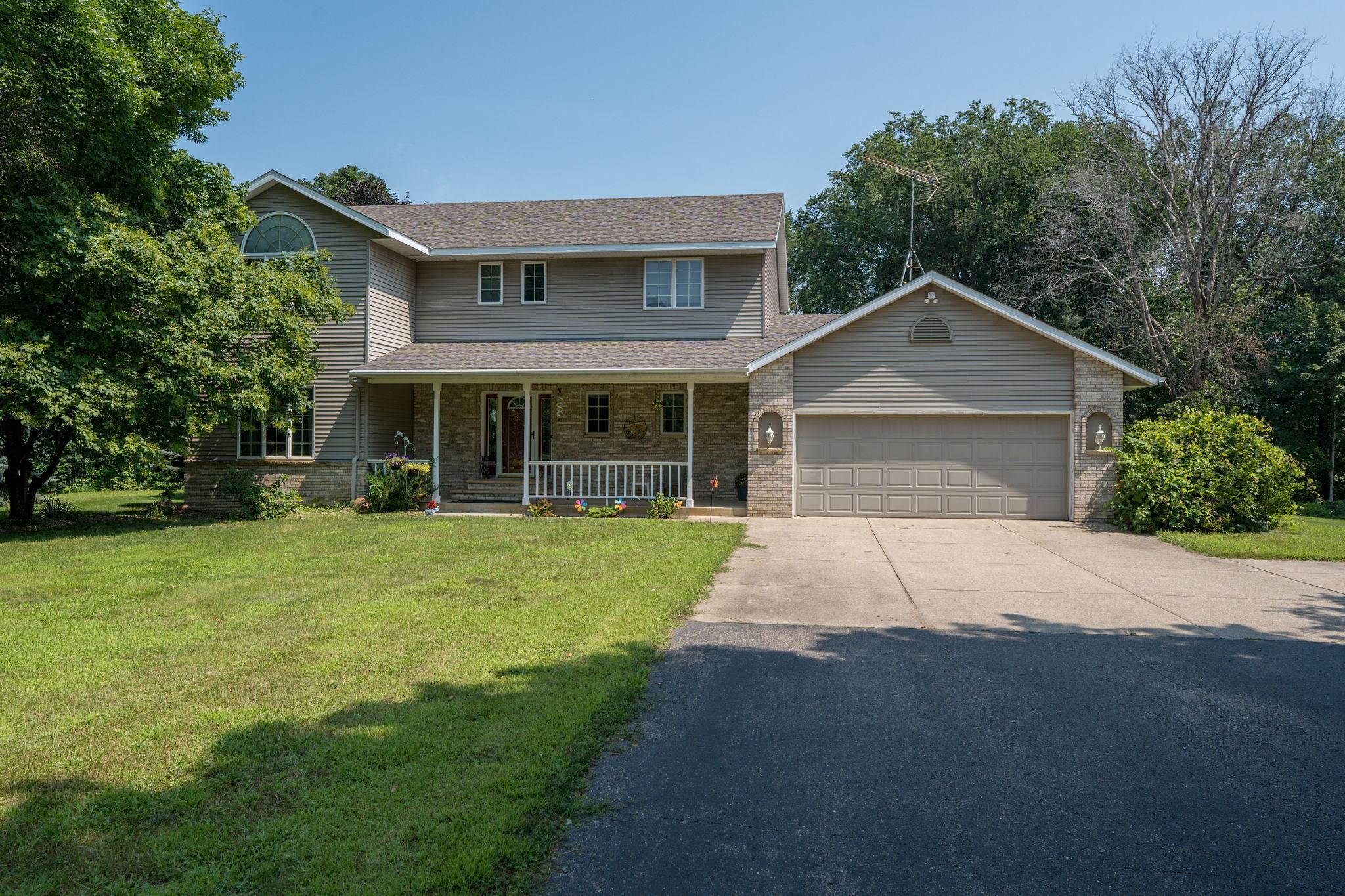 38124 Honeysuckle Lane