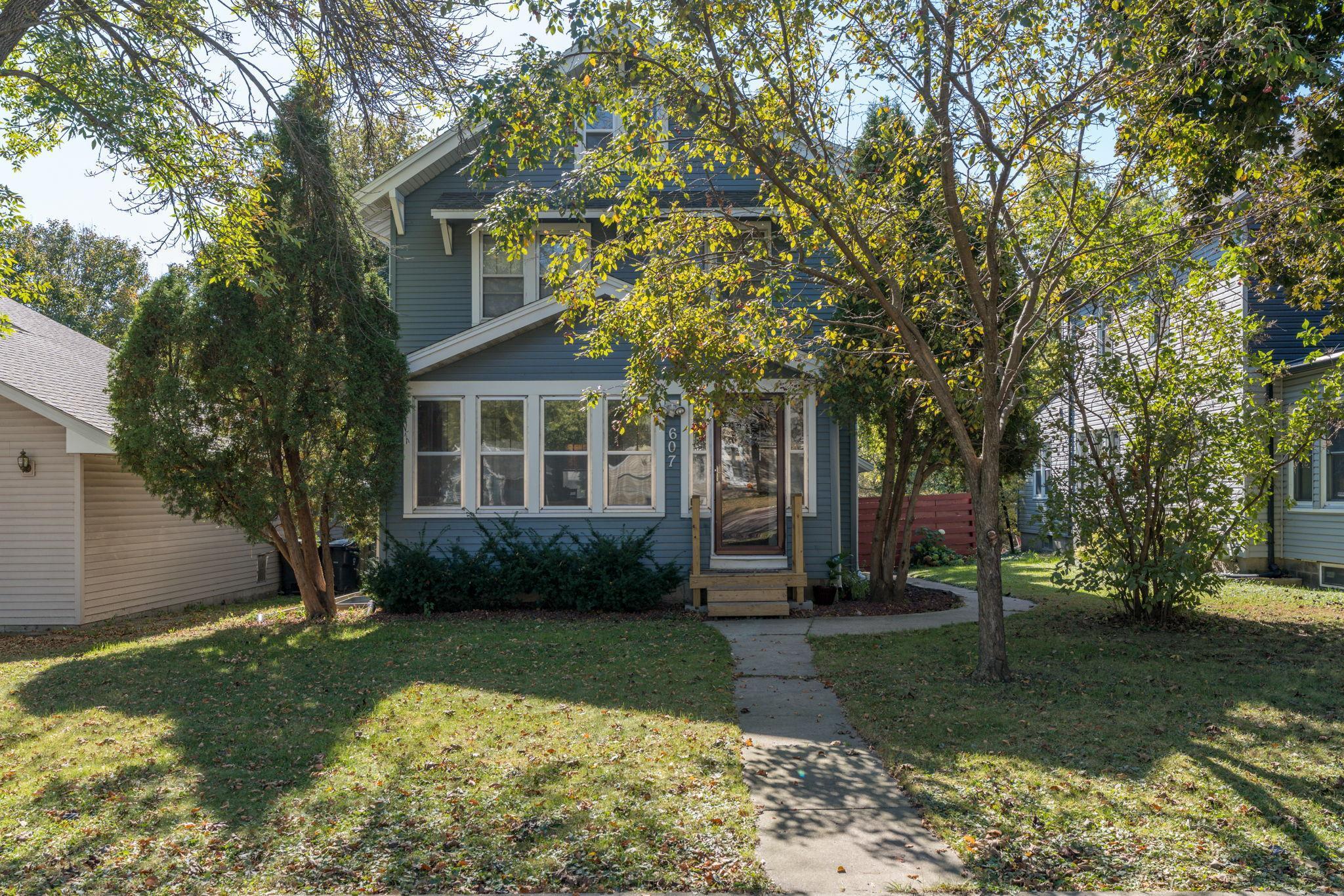 607 Blue Earth Street