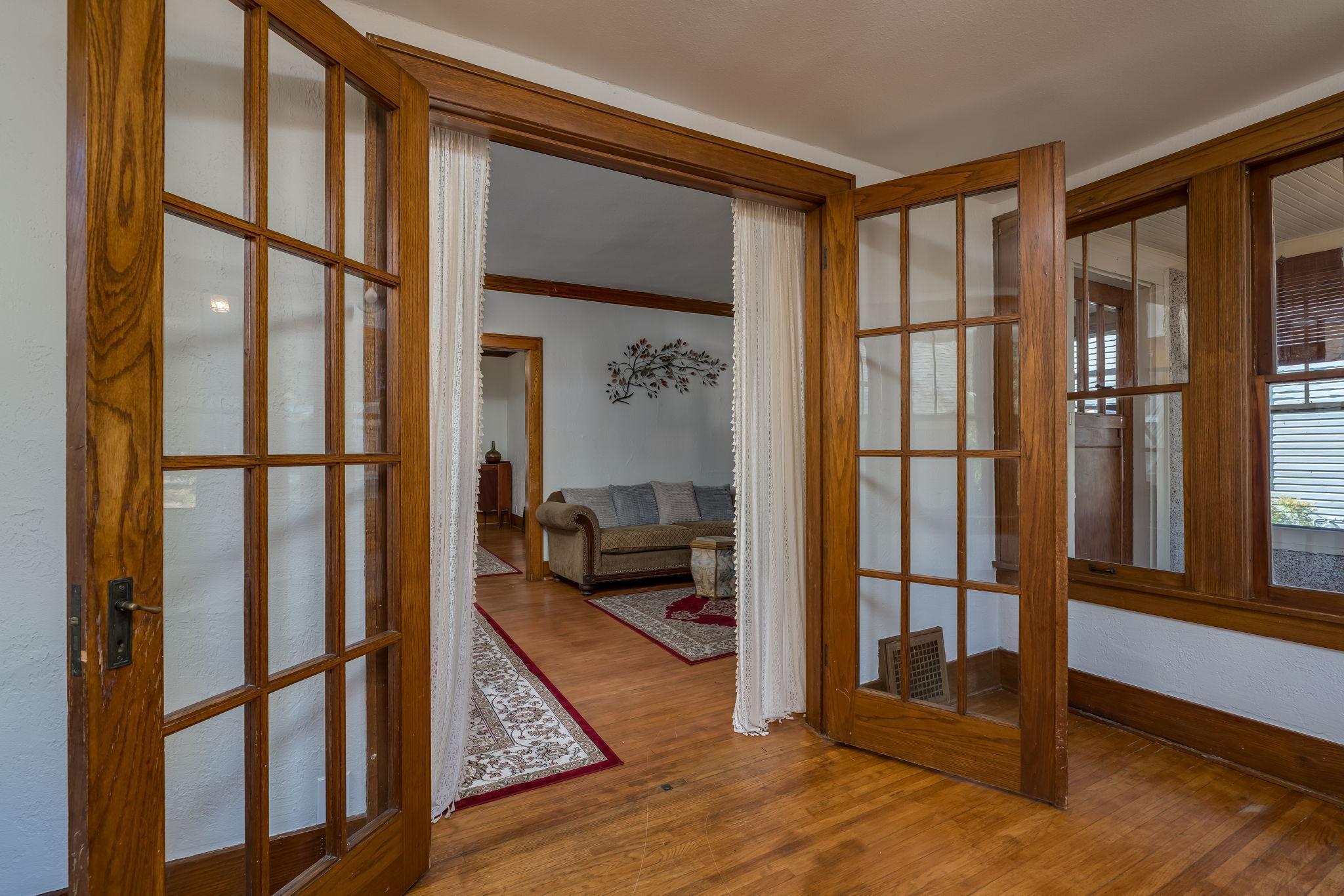 607 Blue Earth Street