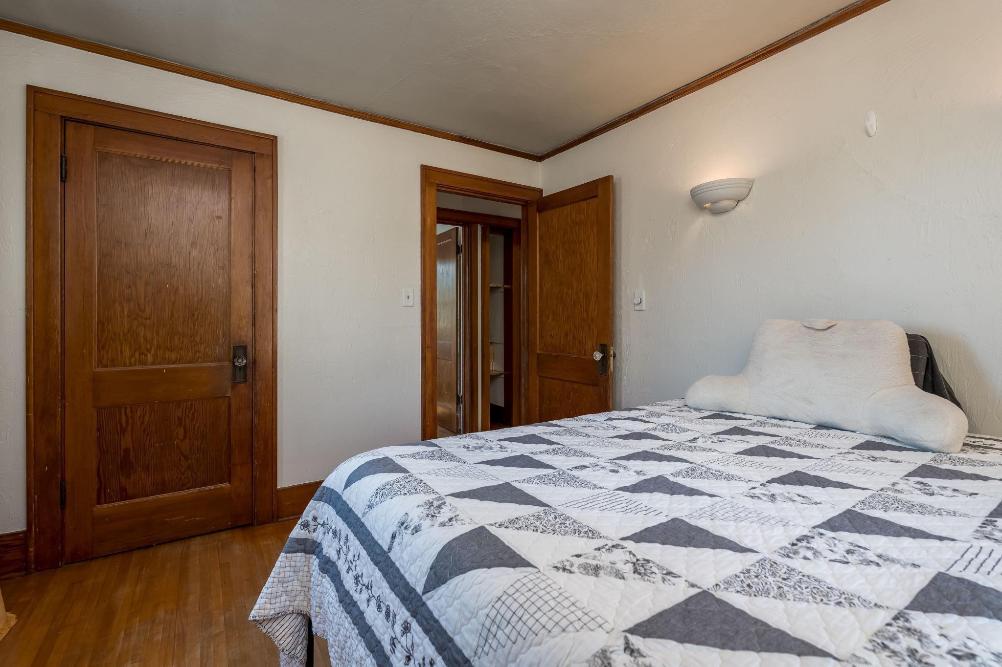 607 Blue Earth Street