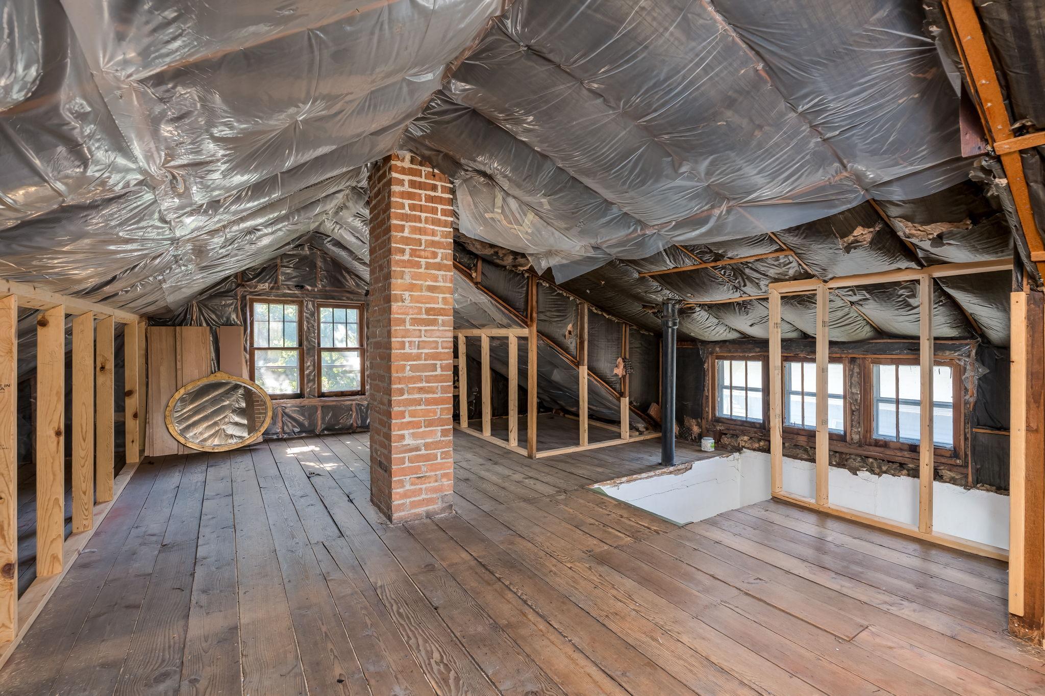 607 Blue Earth Street