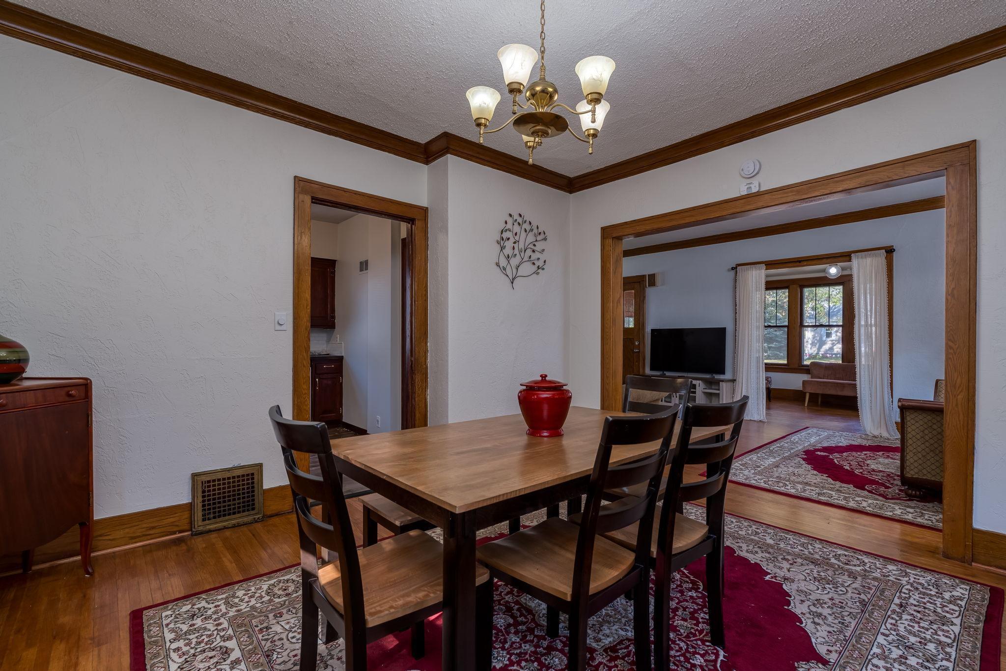 607 Blue Earth Street