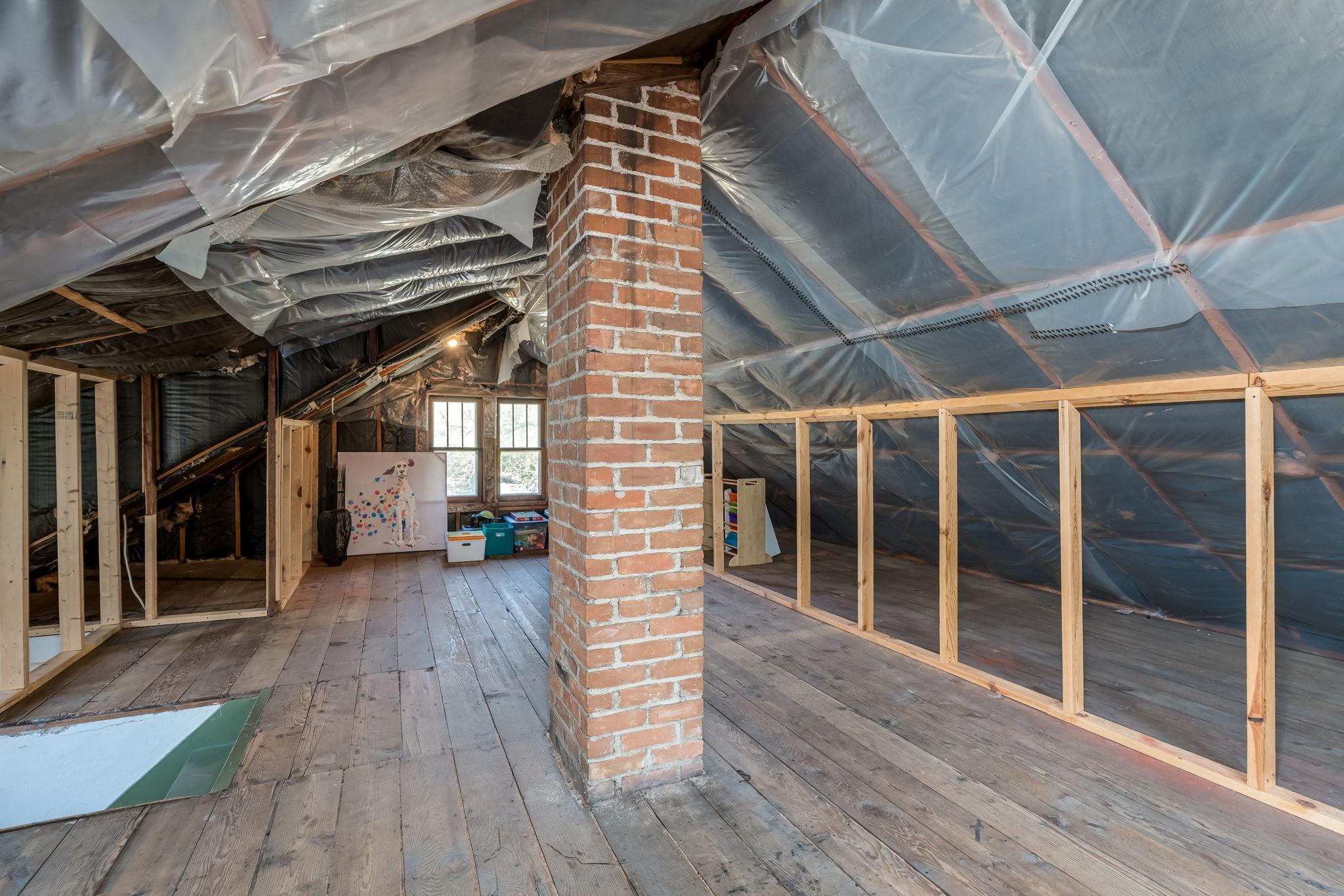 607 Blue Earth Street