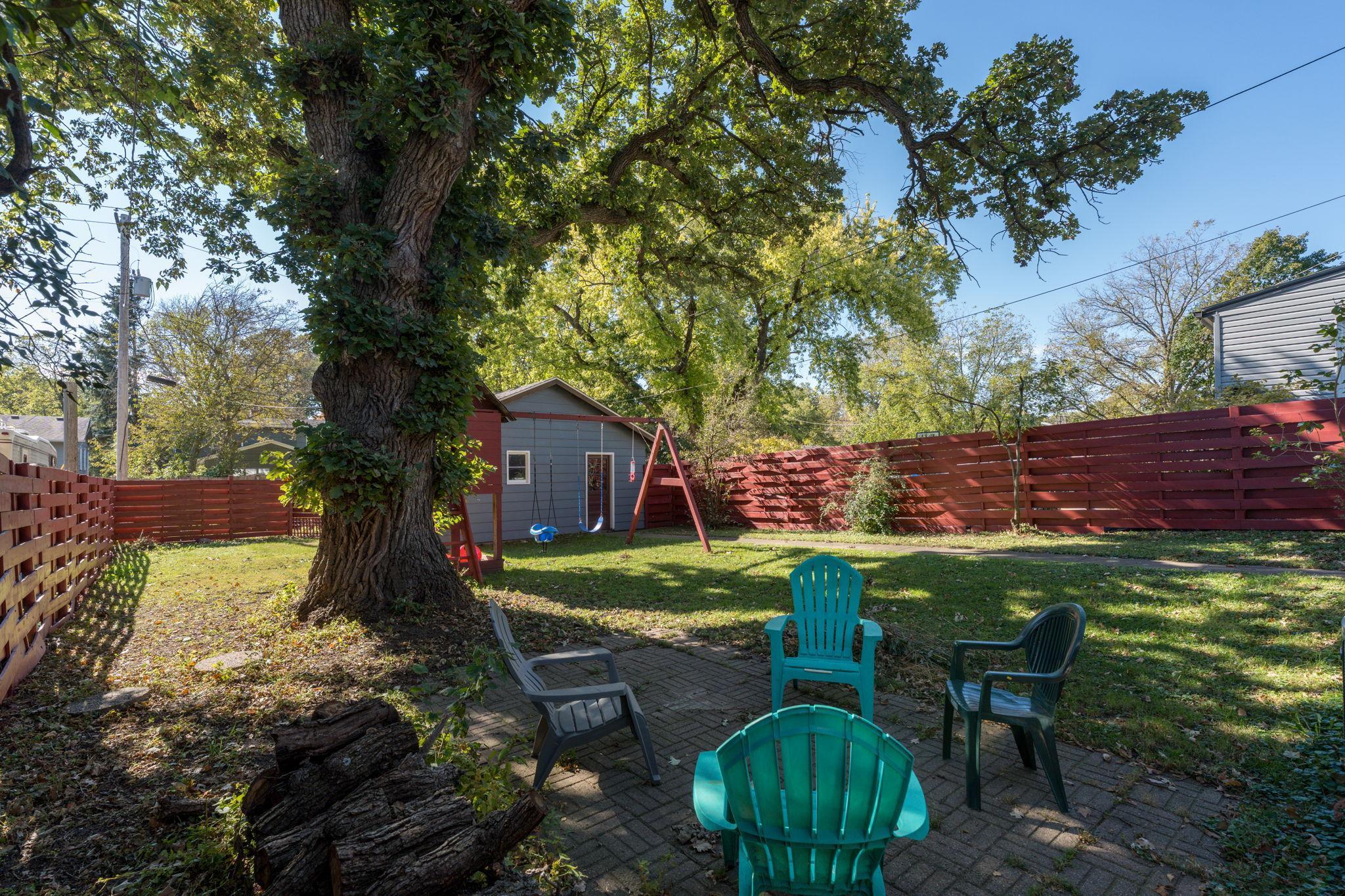 607 Blue Earth Street