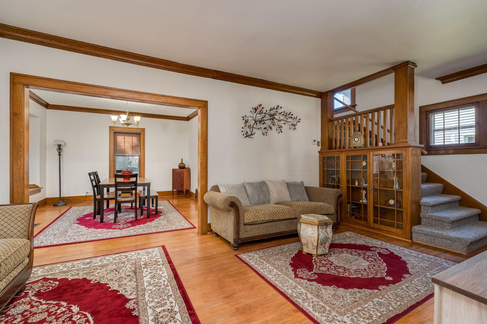 607 Blue Earth Street