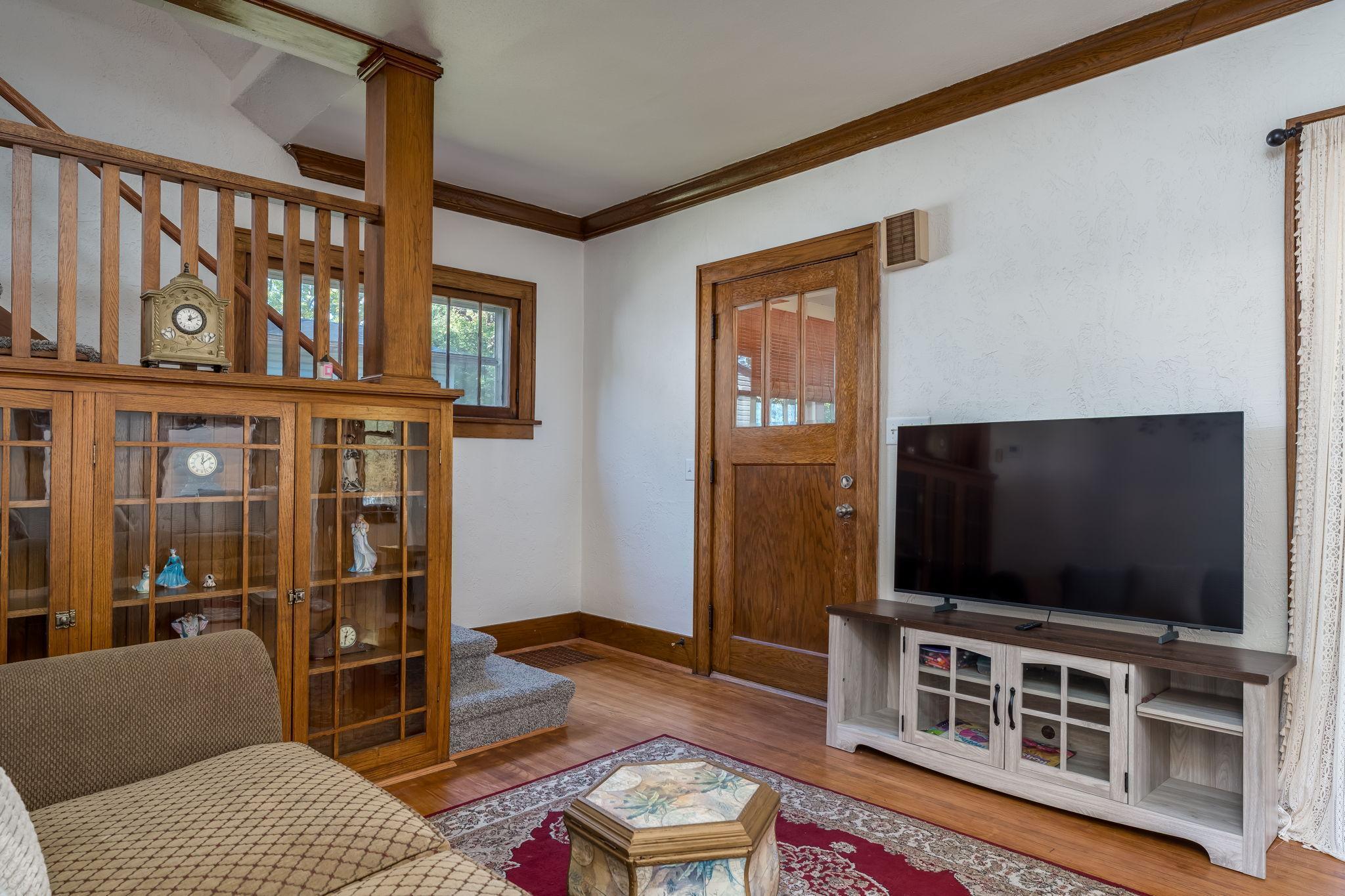 607 Blue Earth Street