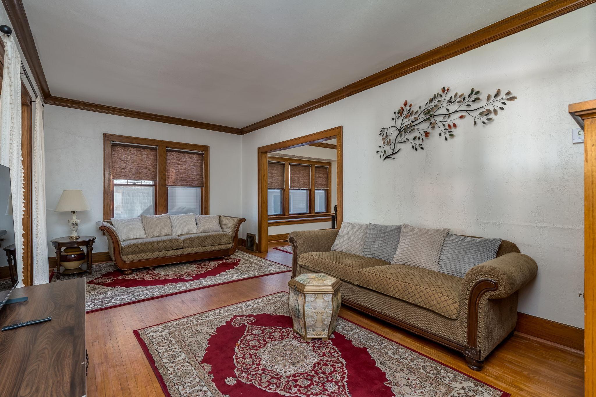 607 Blue Earth Street