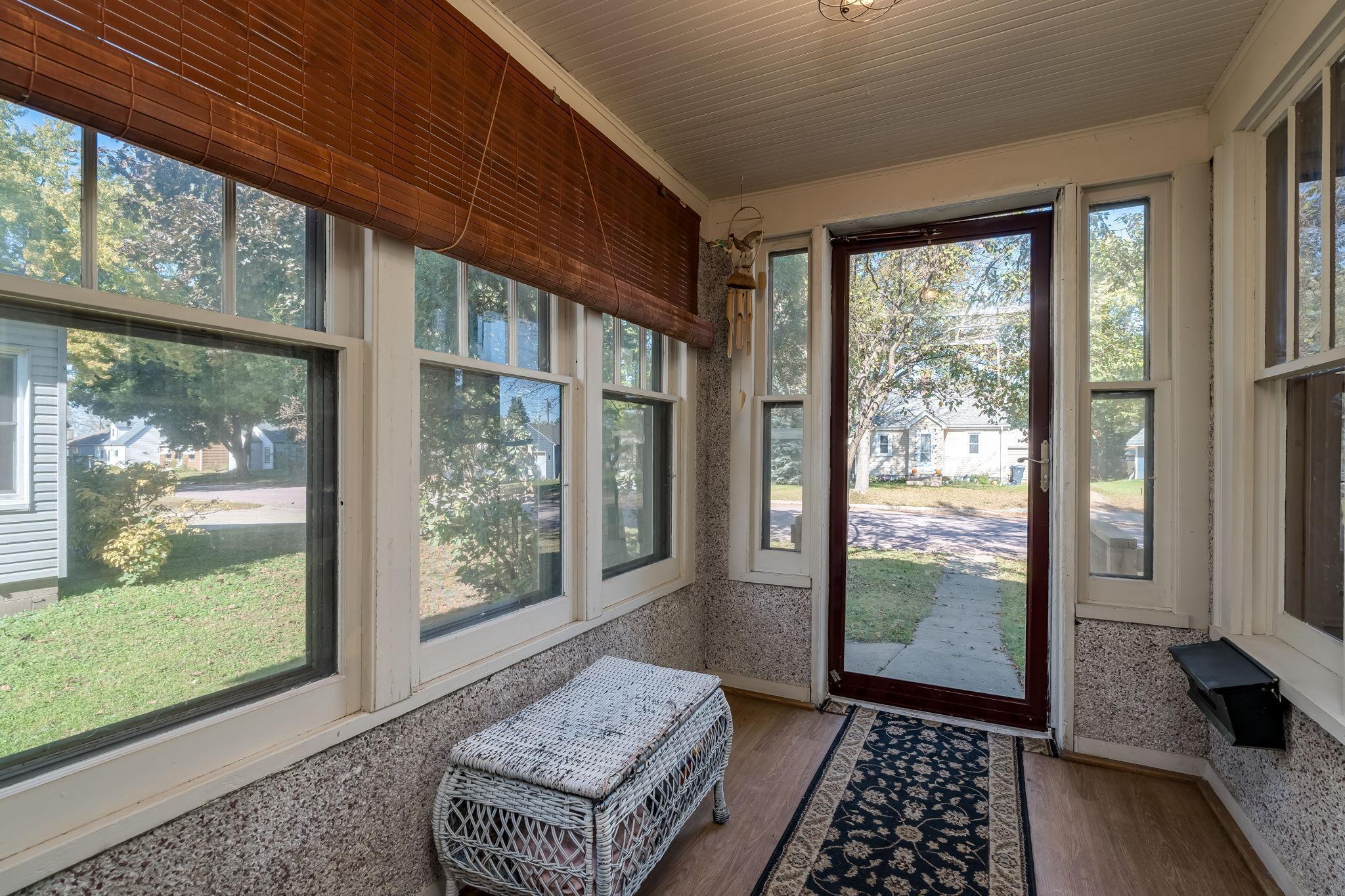 607 Blue Earth Street