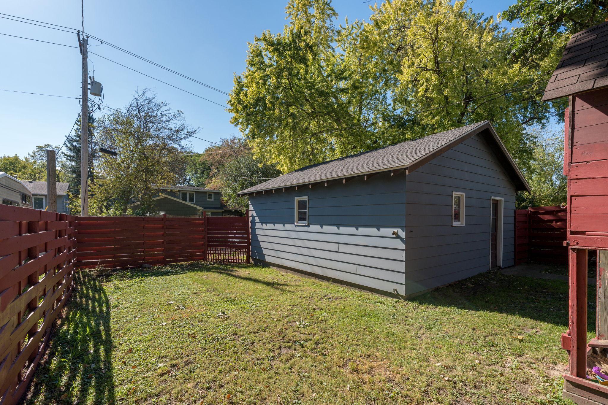 607 Blue Earth Street