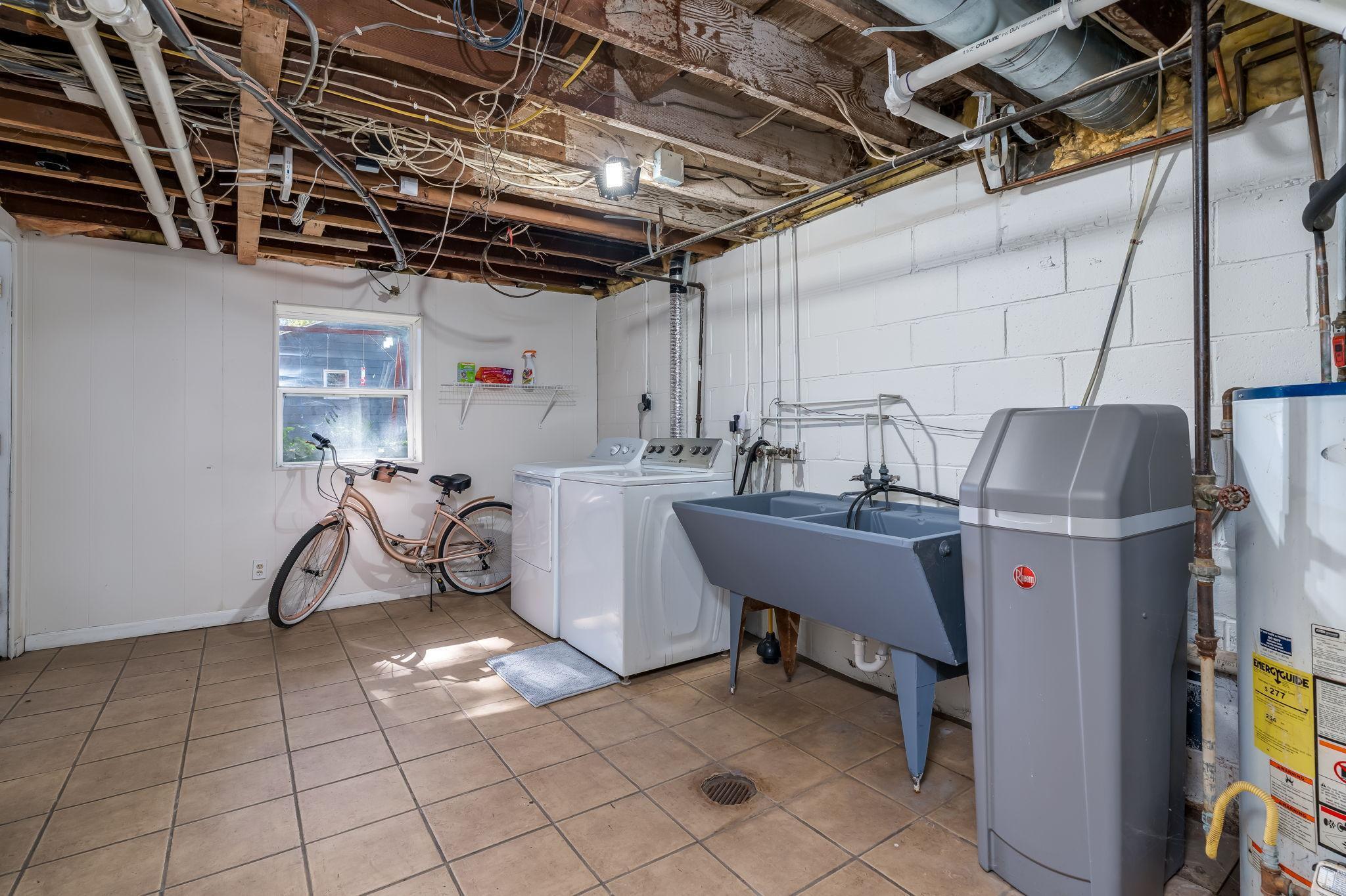 607 Blue Earth Street