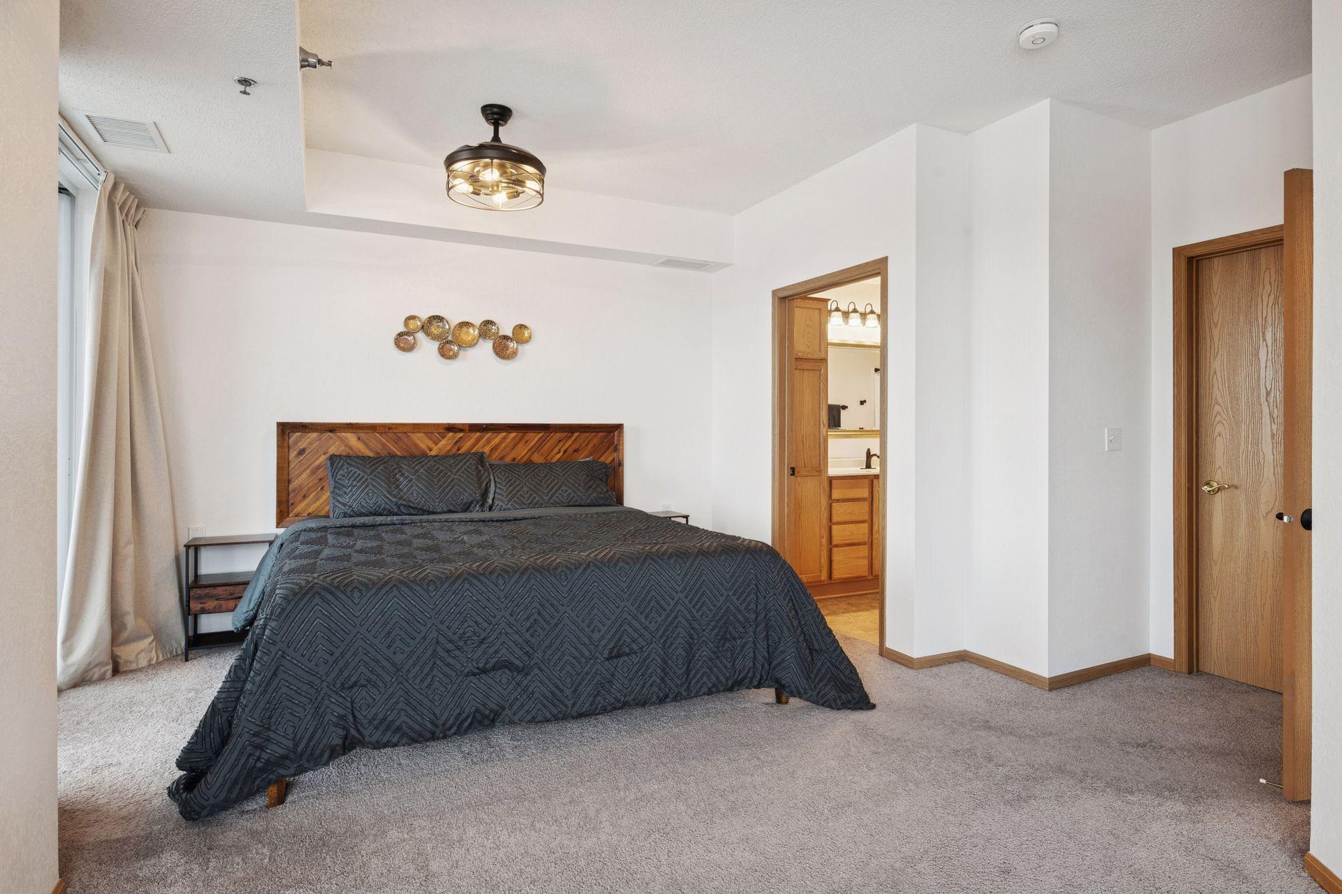 6600 Lyndale Avenue S Unit: 400