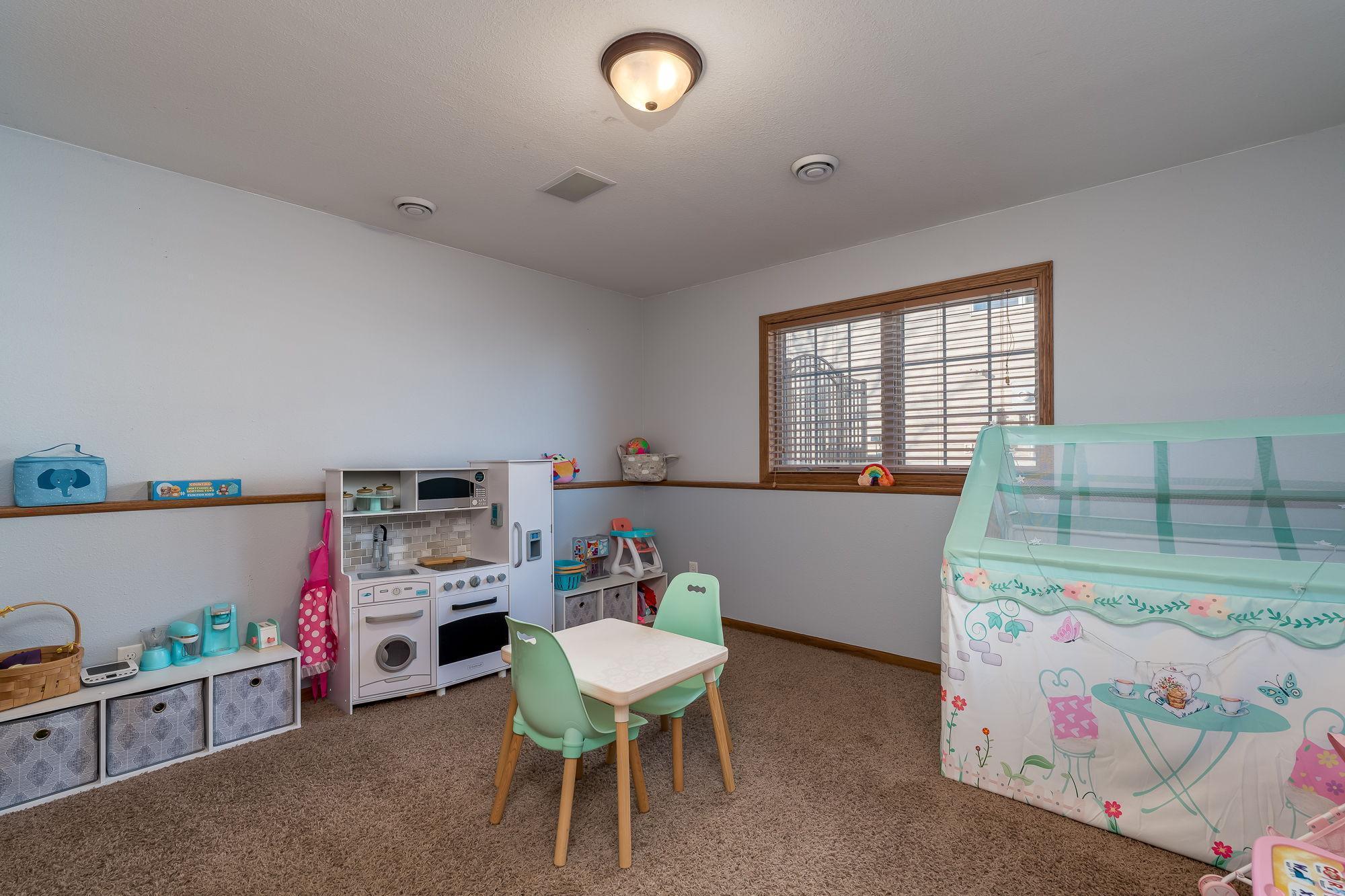 228 Grovebrook Circle