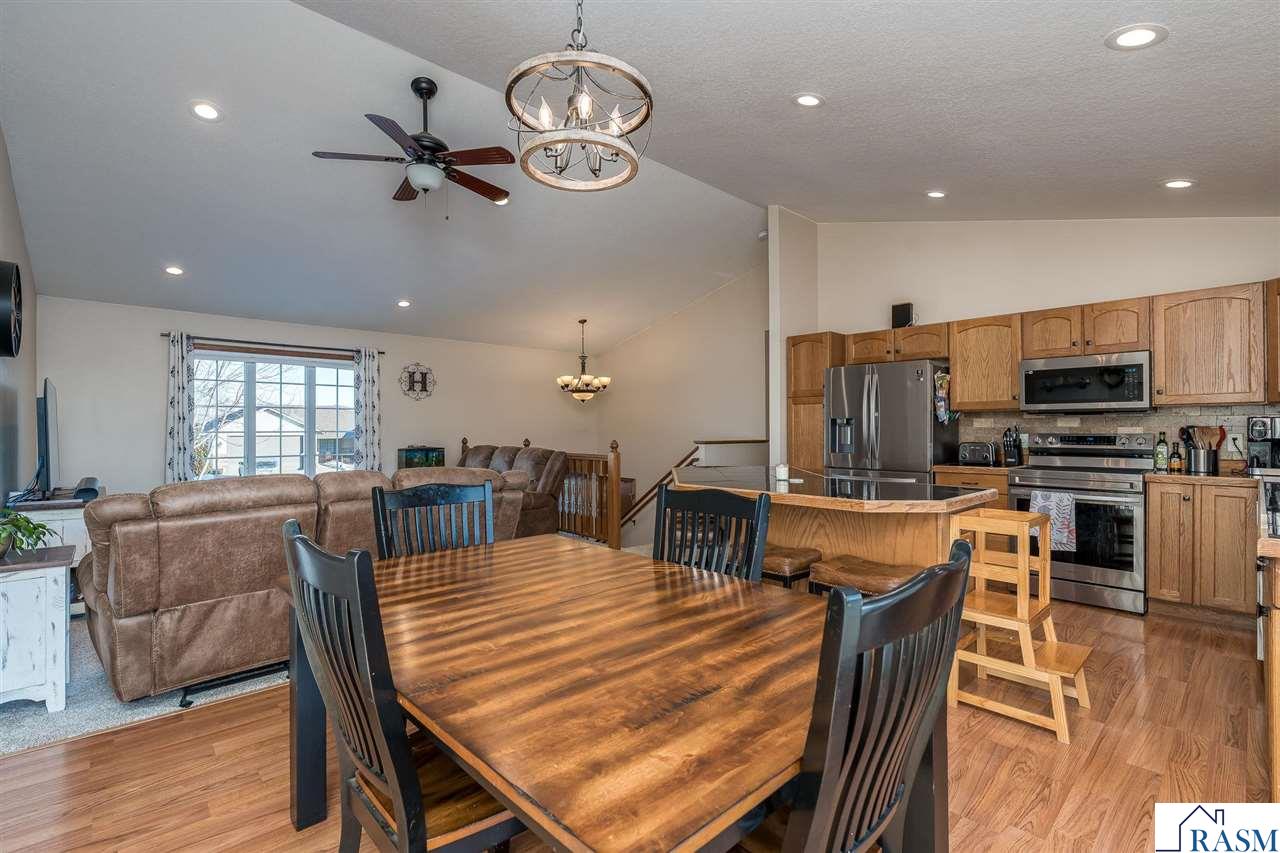 228 Grovebrook Circle