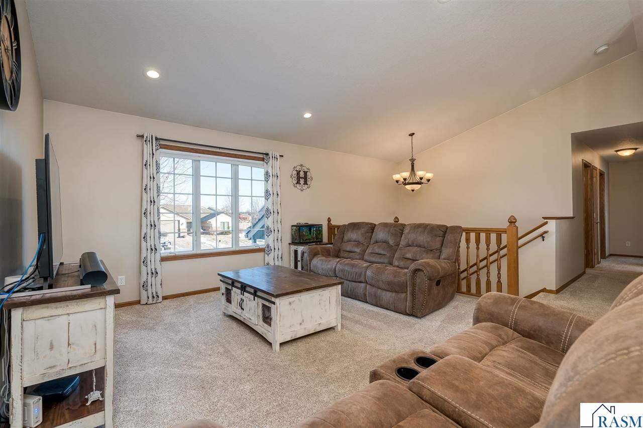 228 Grovebrook Circle