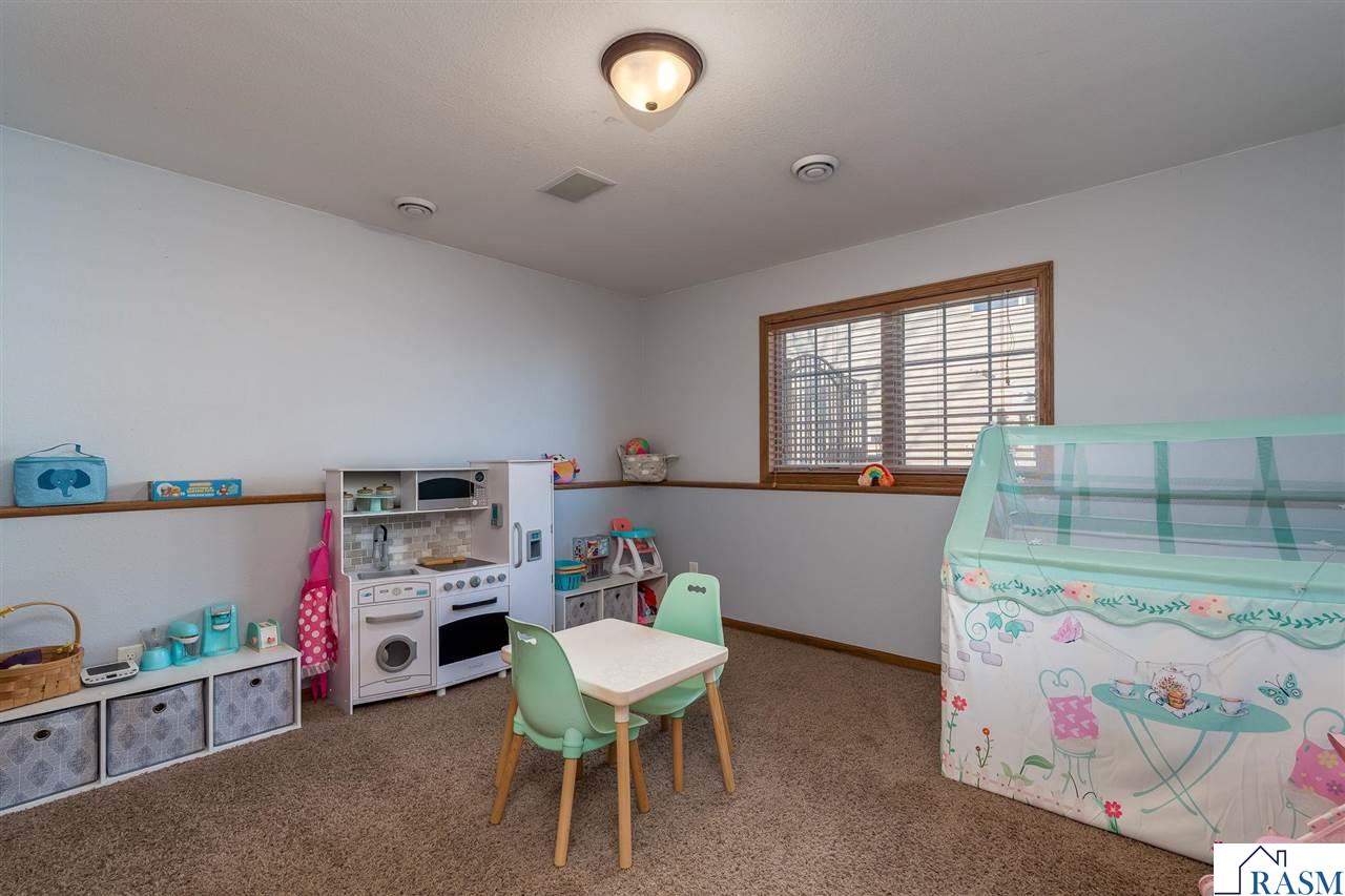 228 Grovebrook Circle