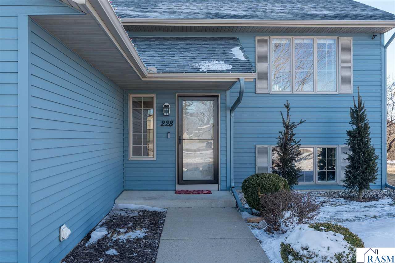 228 Grovebrook Circle