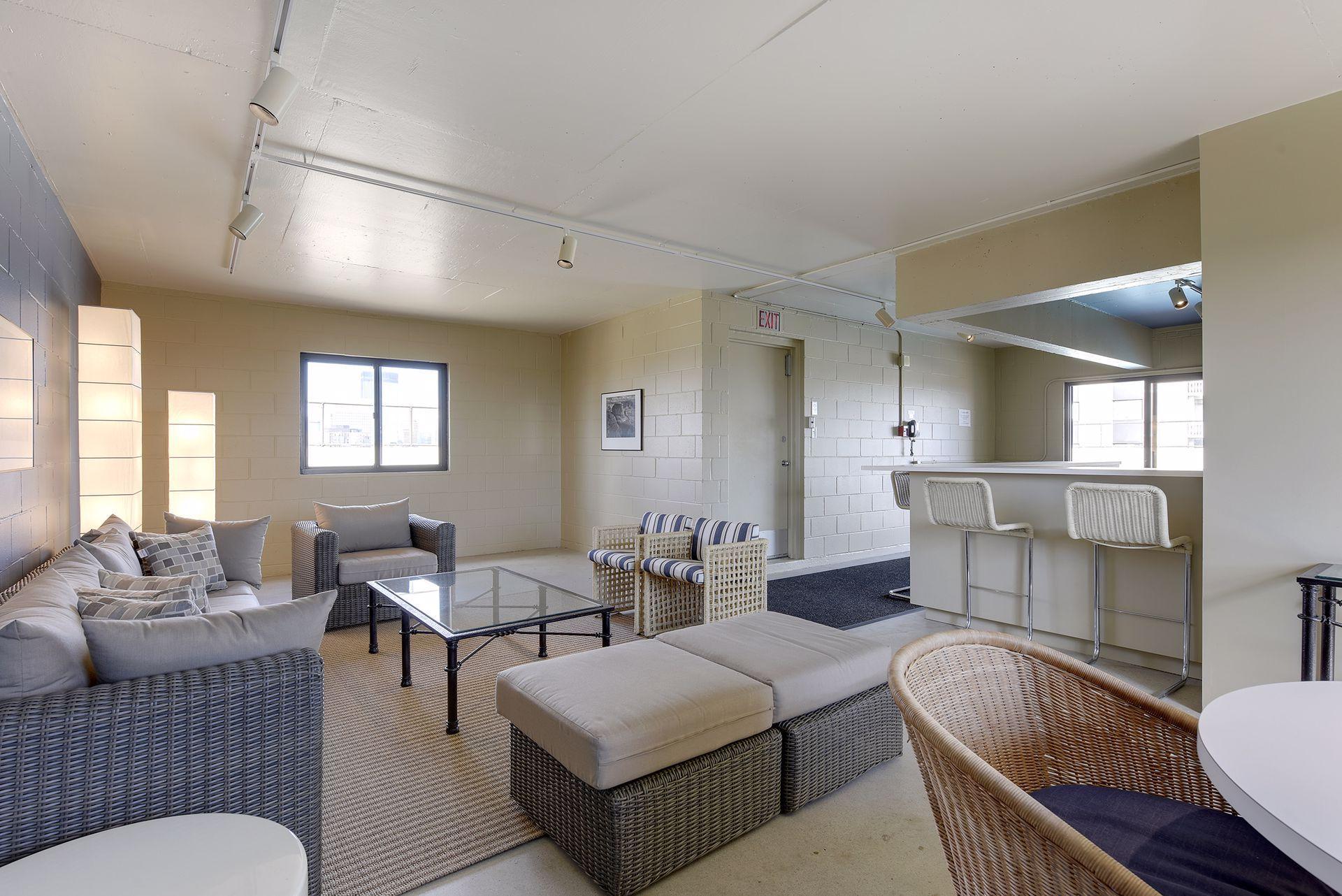 400 Groveland Avenue Unit: 1714