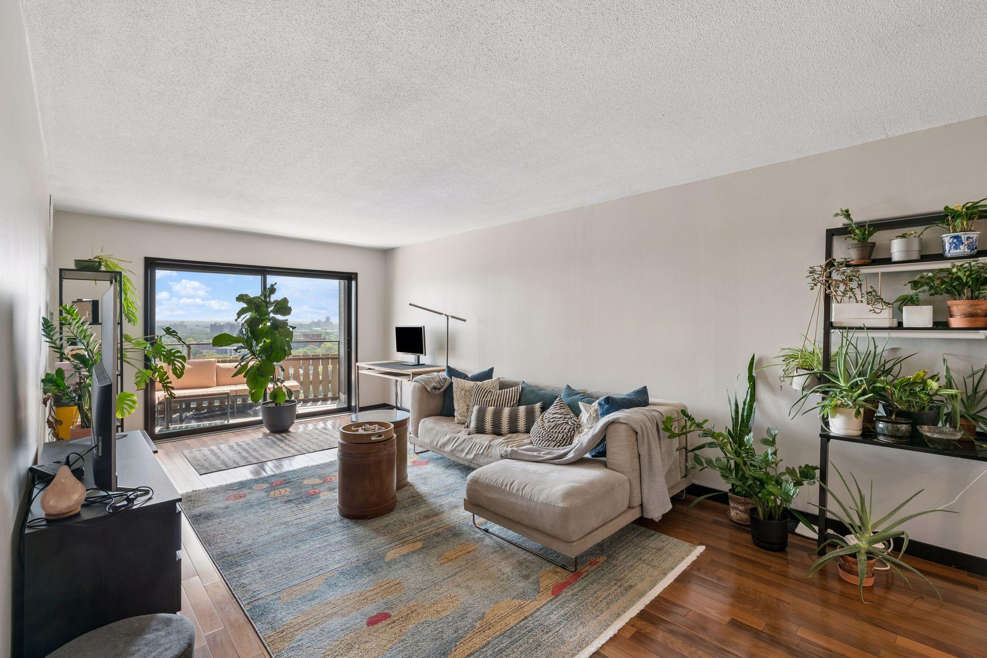 400 Groveland Avenue Unit: 1714