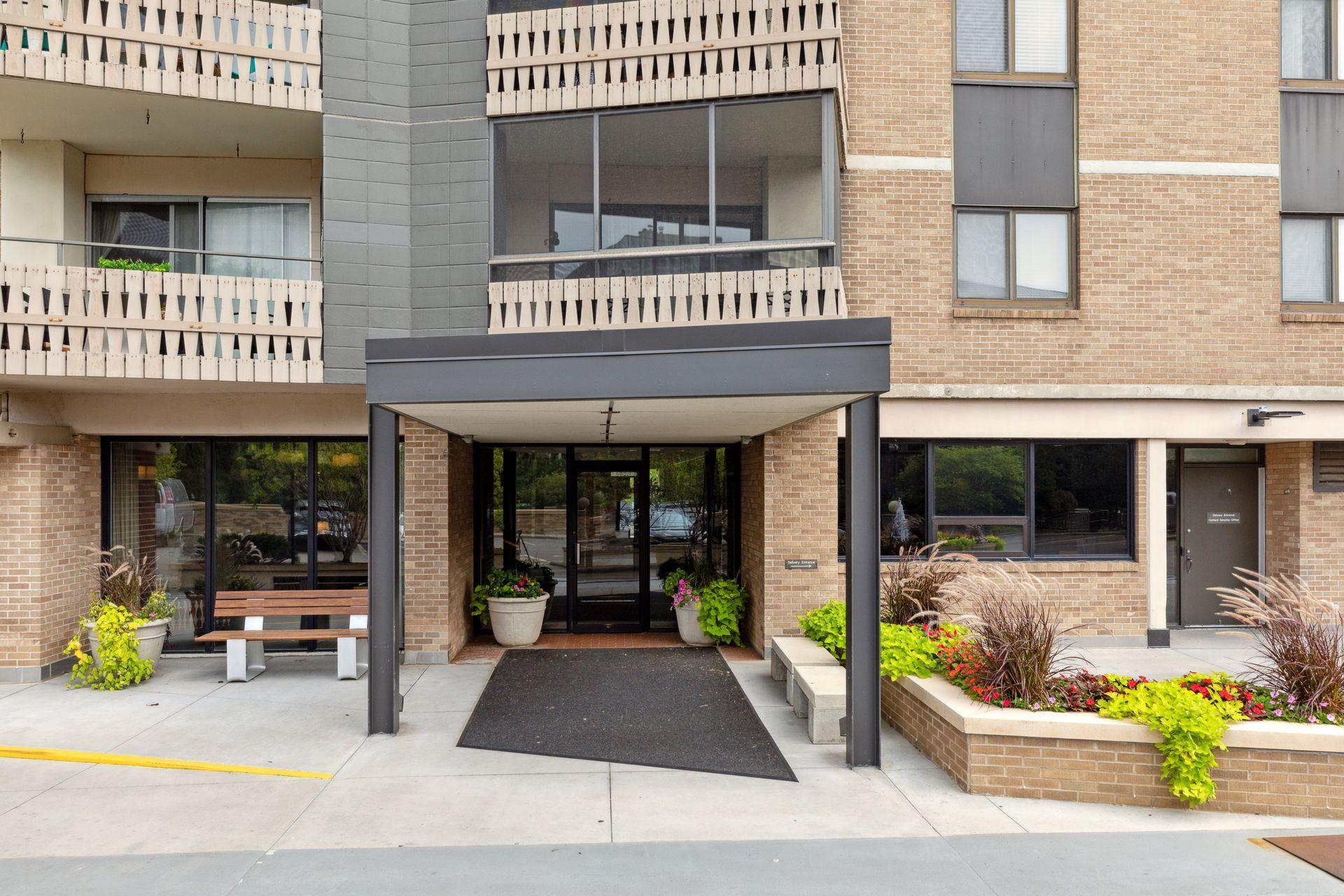 400 Groveland Avenue Unit: 1714