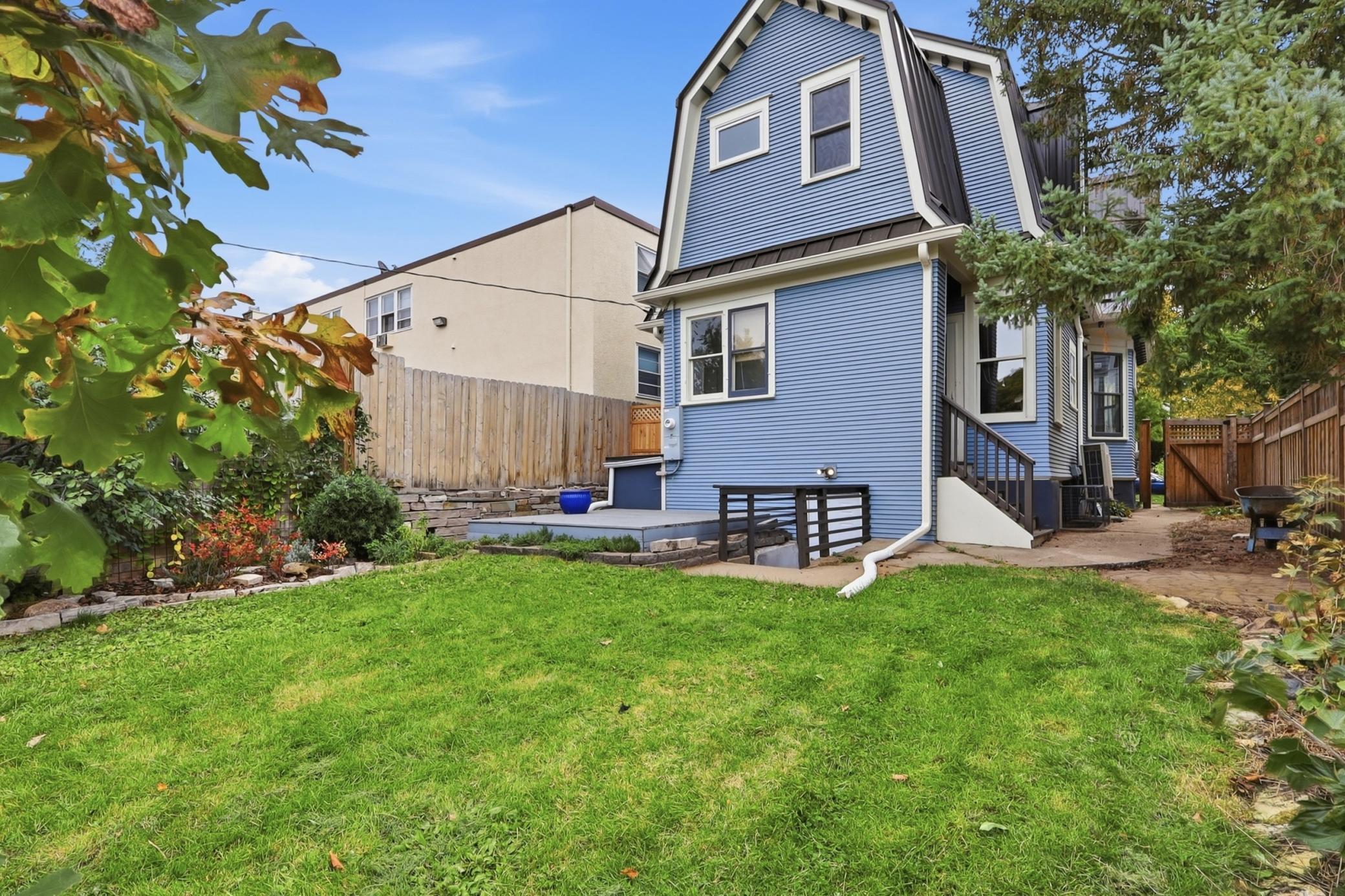 2220 Pleasant Avenue