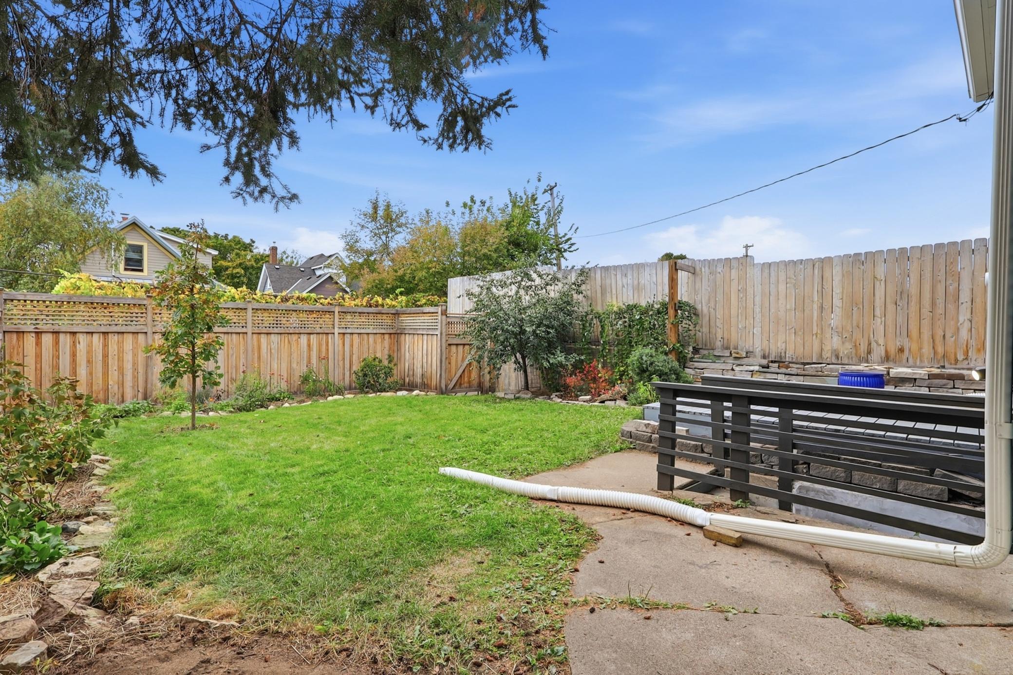 2220 Pleasant Avenue
